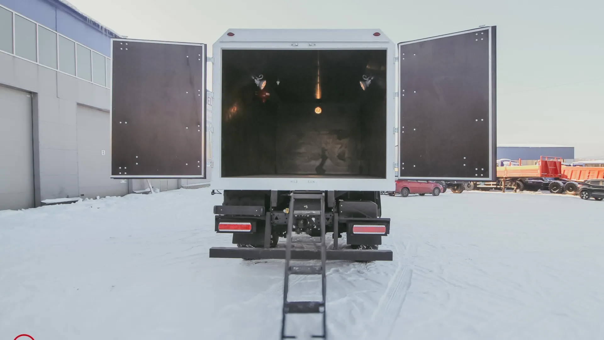 Автомобиль для взрывчатых веществ на КамАЗ 43118-3027-50 6