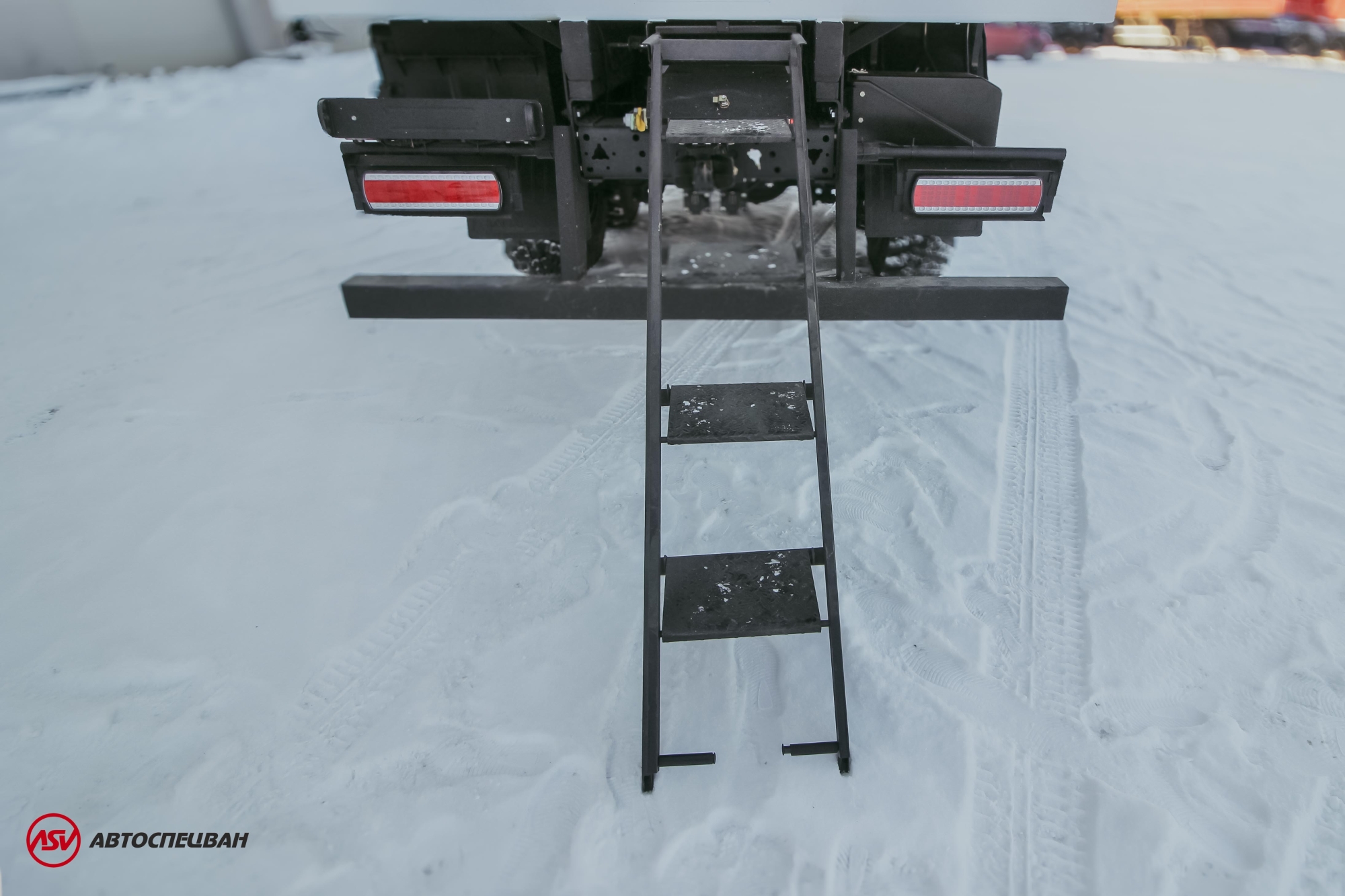 Автомобиль для взрывчатых веществ на КамАЗ 43118-3027-50 8