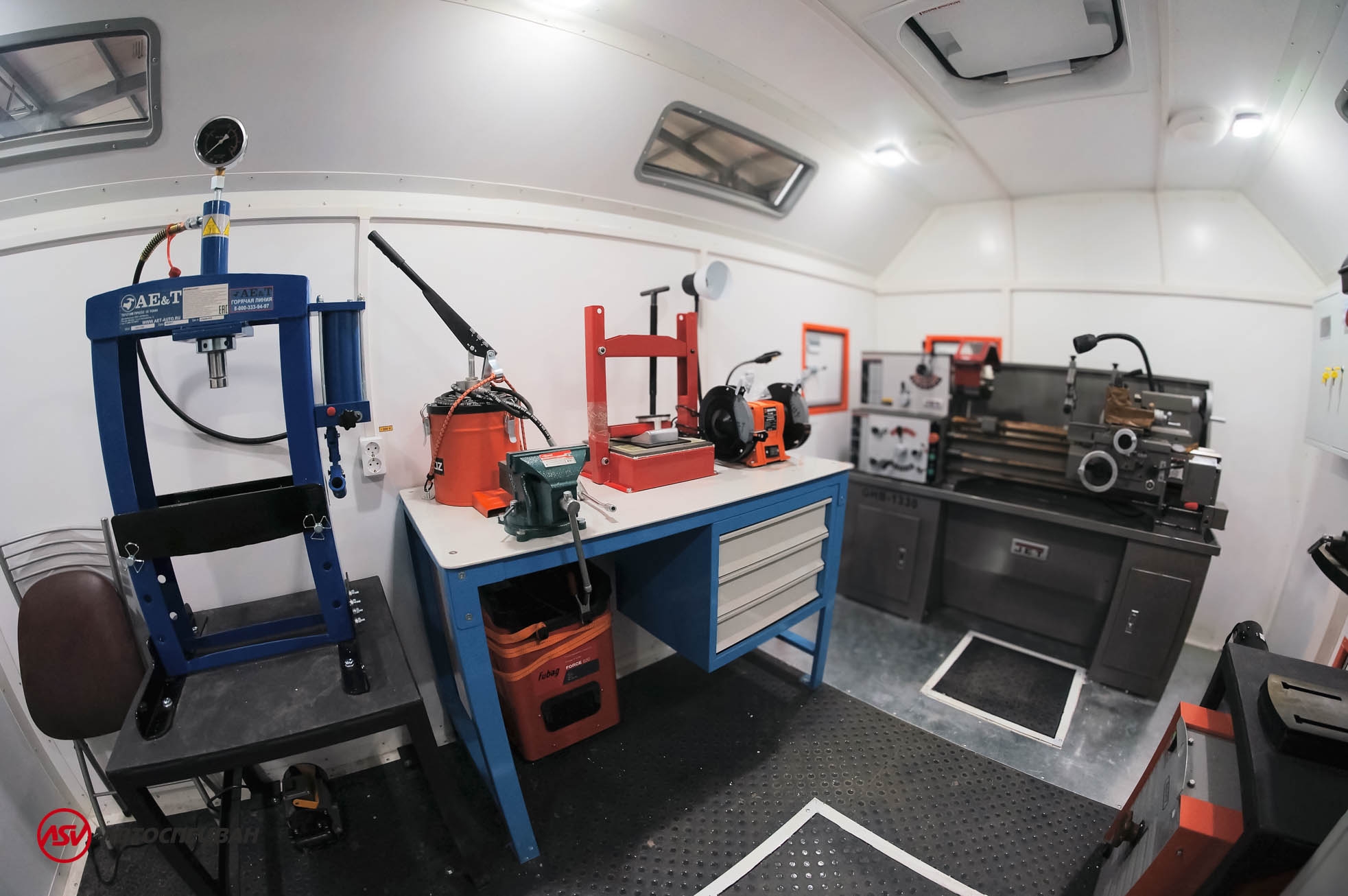 Передвижная мастерская ПАРМ КамАЗ 43118-3027-50 с токарным станком 6