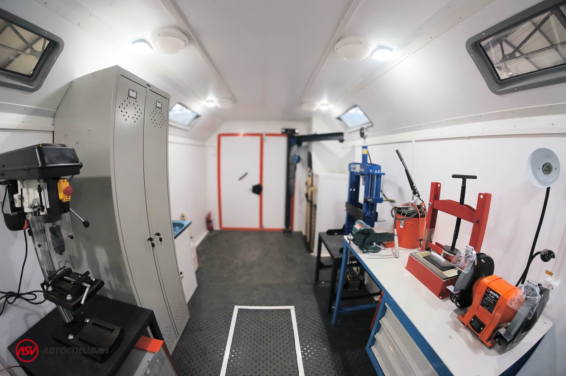 Передвижная мастерская ПАРМ КамАЗ 43118-3027-50 с токарным станком 7