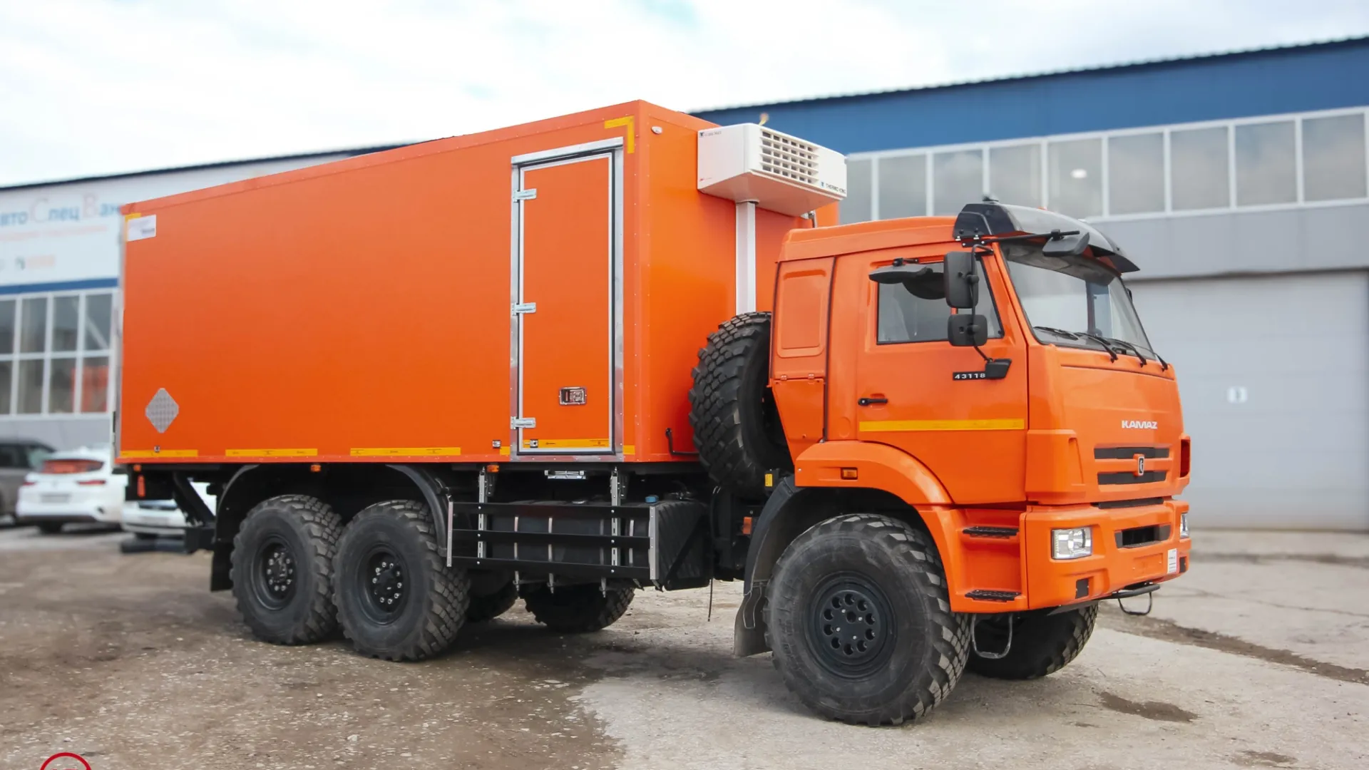 Рефрижератор с гидробортом ZEPRO и ХОУ Thermo King на шасси КамАЗ 43118-3027-50 0