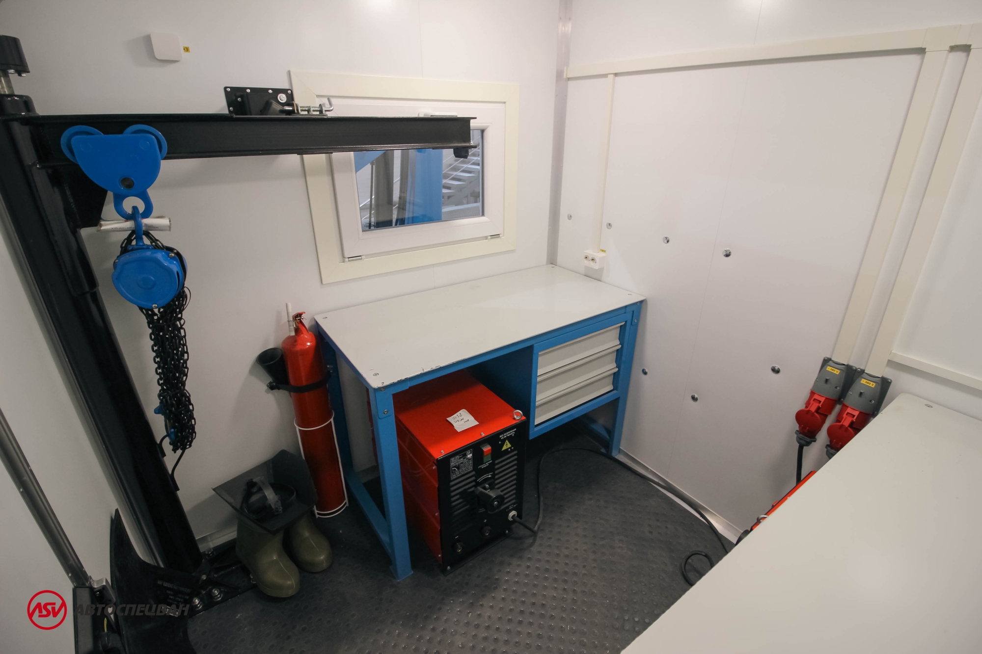 Передвижная мастерская ПАРМ КамАЗ 43118-3027-50 с КМУ ИМ-50 11