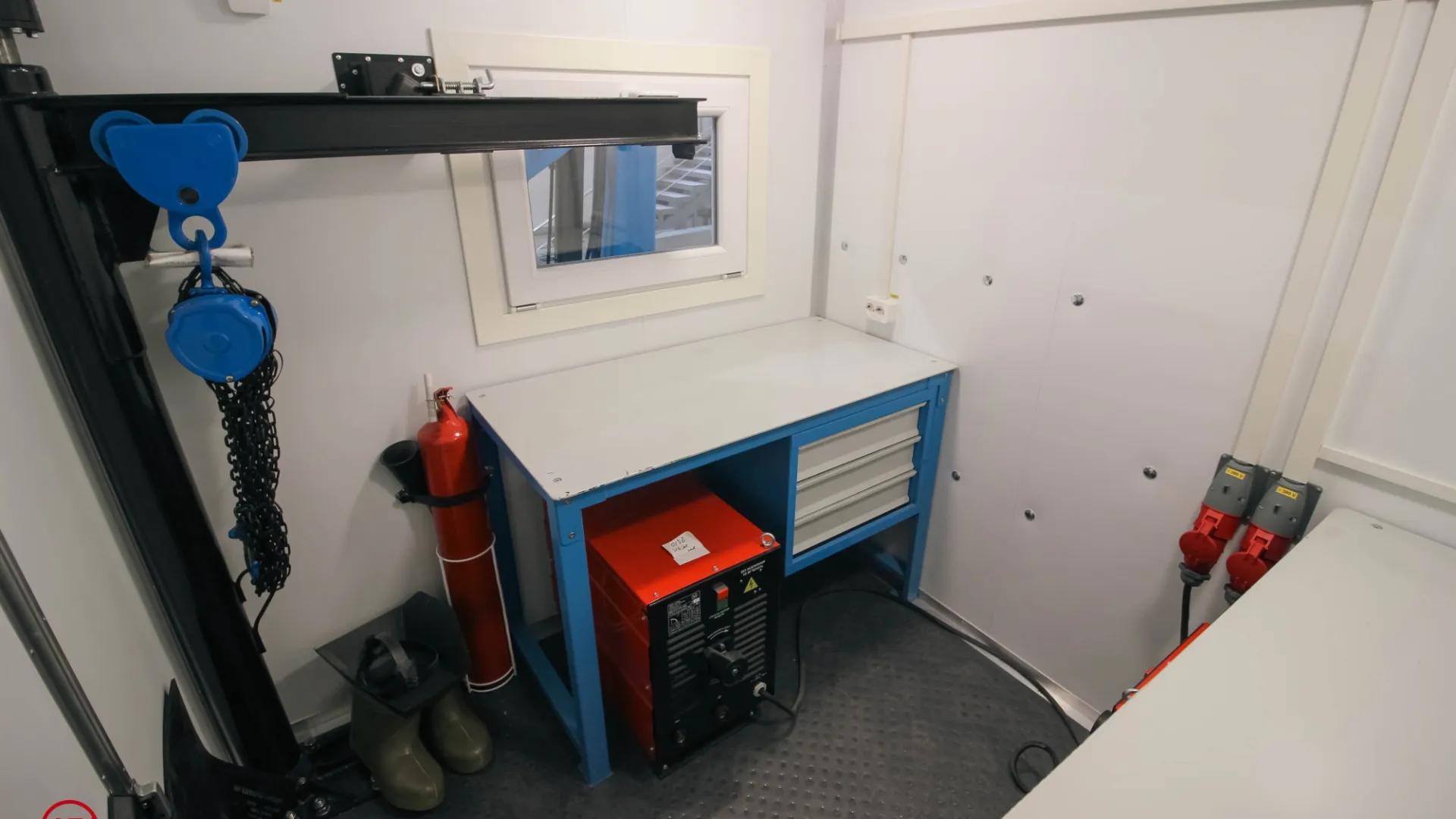 Передвижная мастерская ПАРМ КамАЗ 43118-3027-50 с КМУ ИМ-50 11