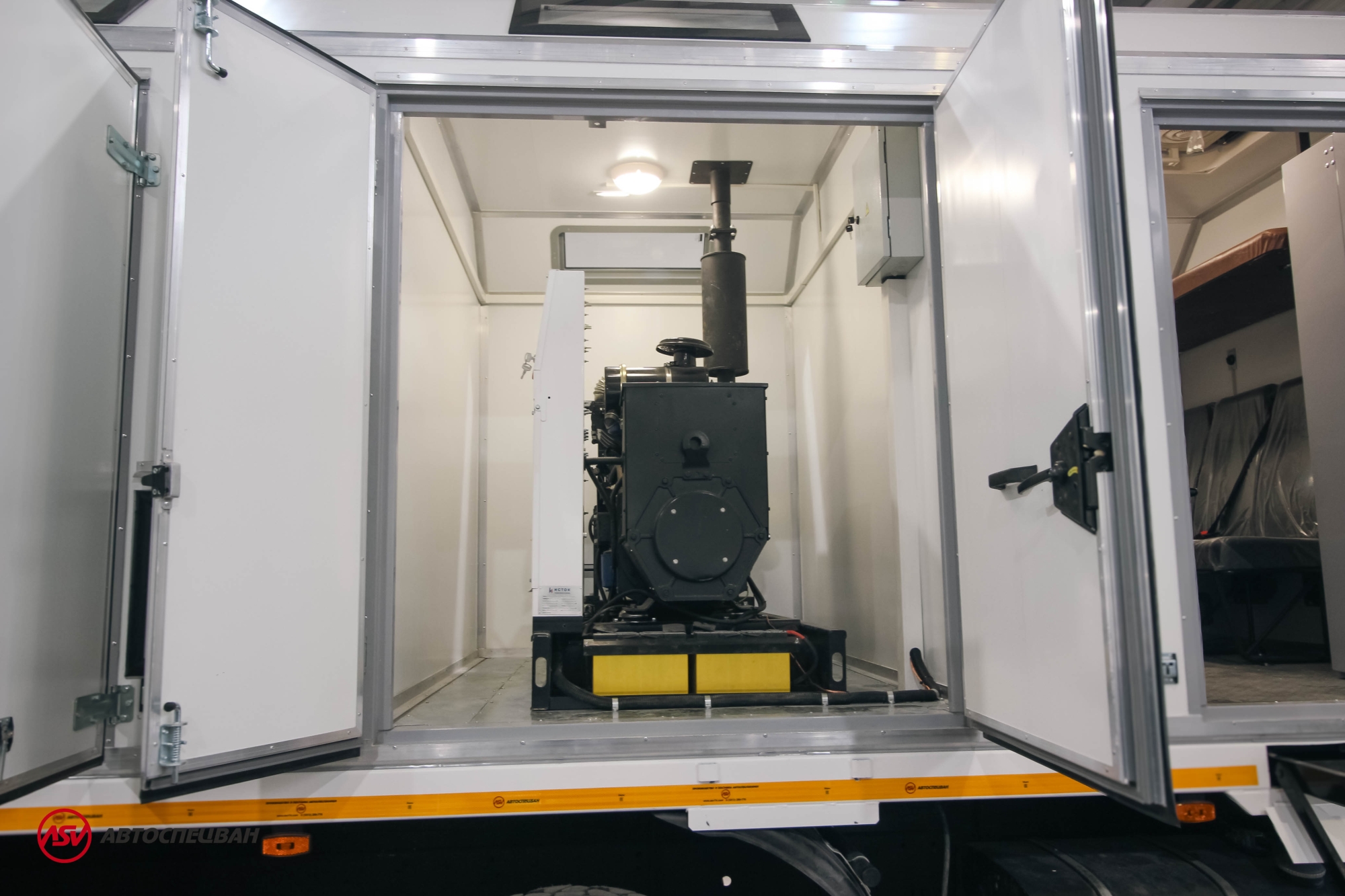 Передвижная мастерская ПАРМ КамАЗ 43118-3027-50 с КМУ ИМ-50 13