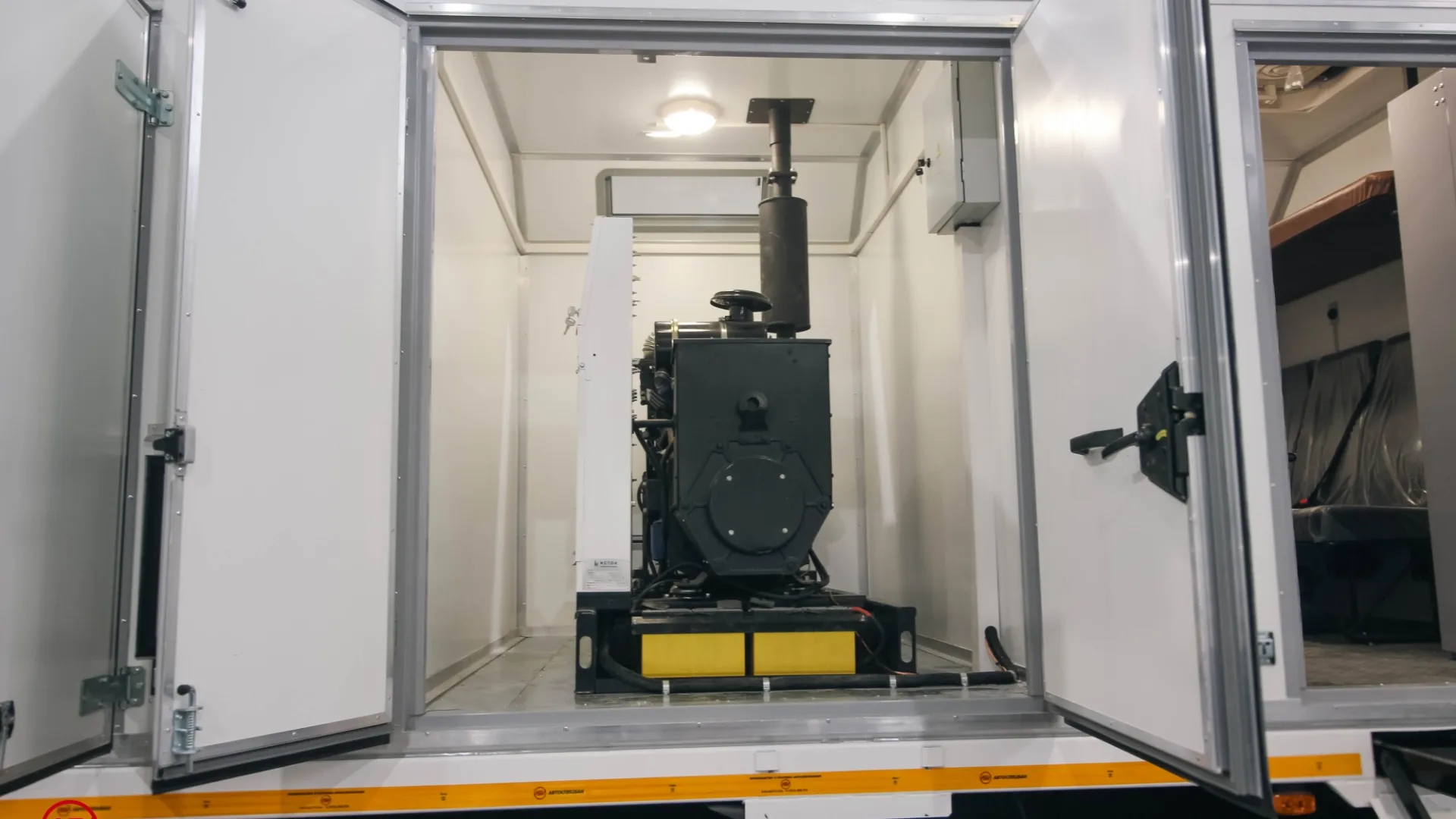 Передвижная мастерская ПАРМ КамАЗ 43118-3027-50 с КМУ ИМ-50 13