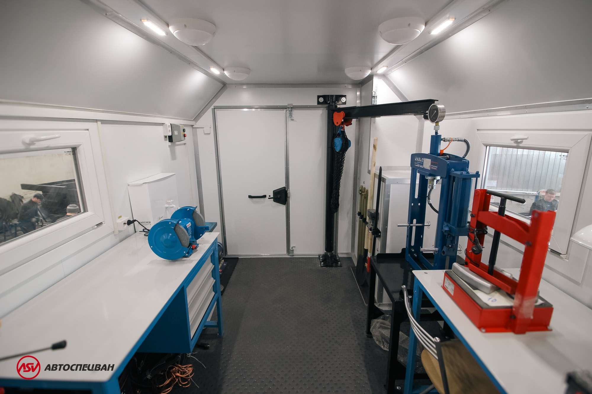 Передвижная мастерская ПАРМ Урал 4320-4151-81Е5 с токарным станком и КМУ ИМ-95 5