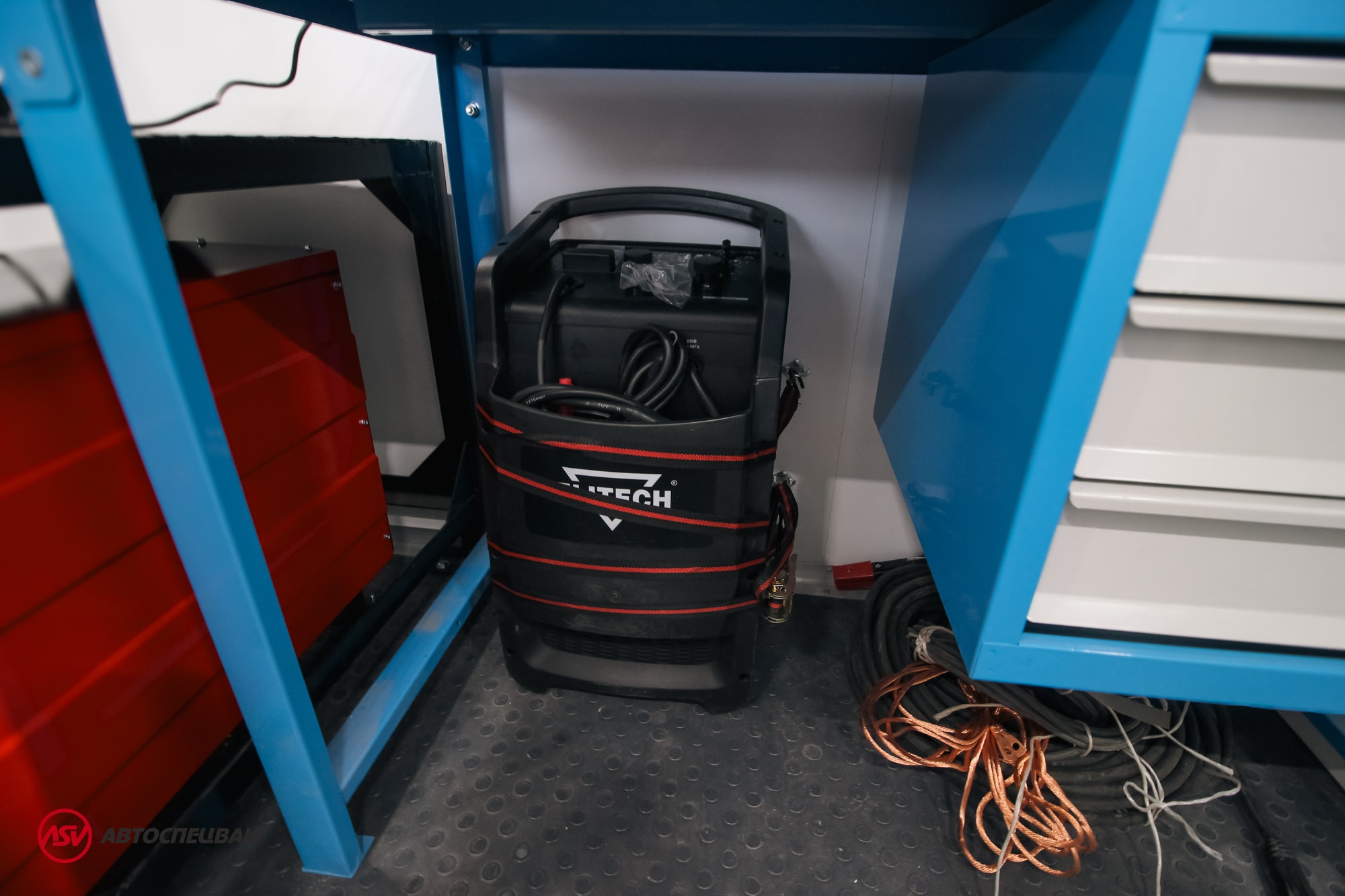 Передвижная мастерская ПАРМ Урал 4320-4151-81Е5 с токарным станком и КМУ ИМ-95 8