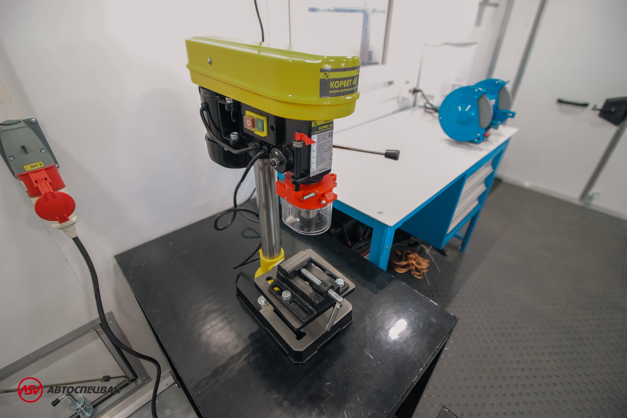 Передвижная мастерская ПАРМ Урал 4320-4151-81Е5 с токарным станком и КМУ ИМ-95 9