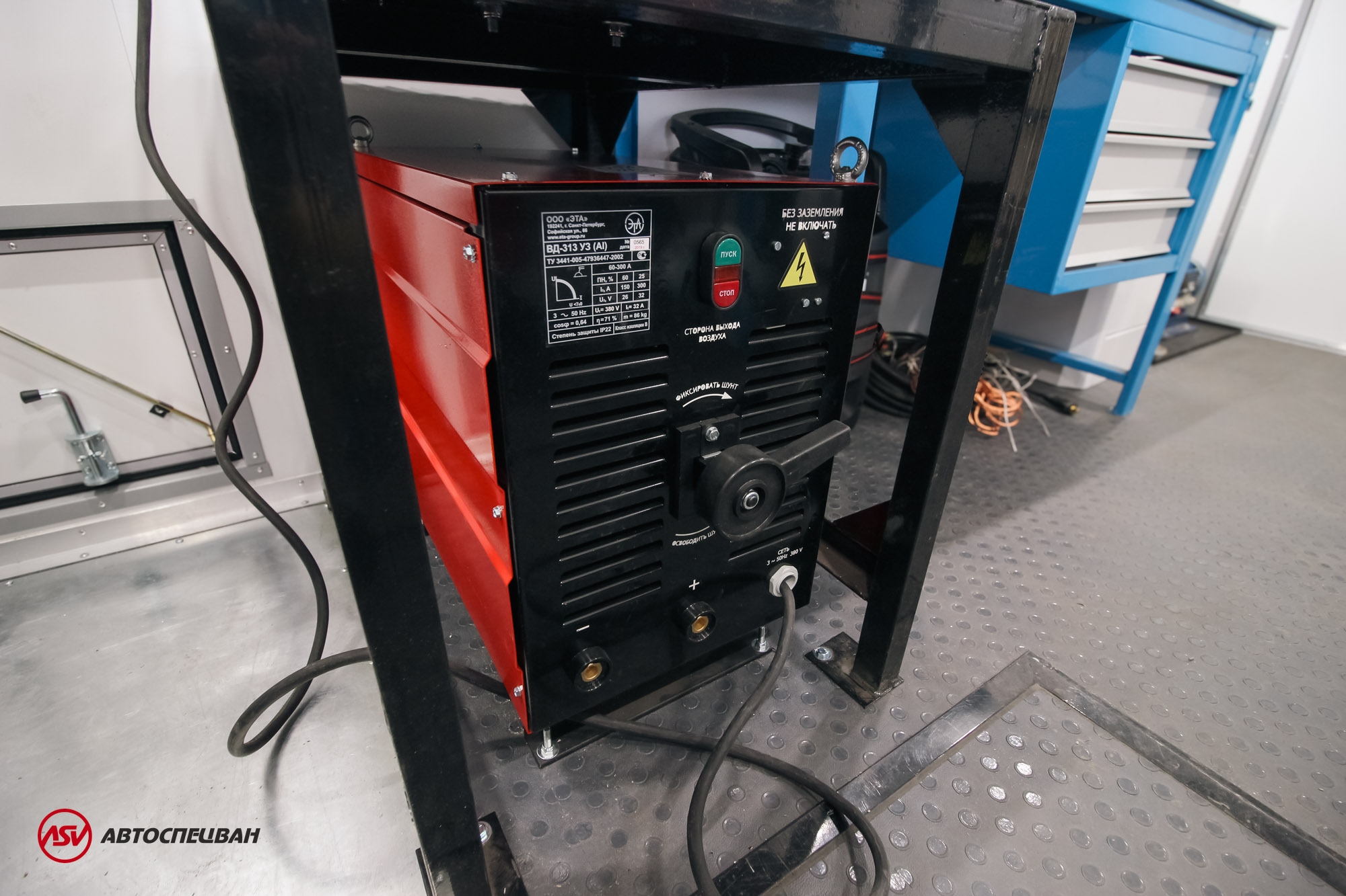 Передвижная мастерская ПАРМ Урал 4320-4151-81Е5 с токарным станком и КМУ ИМ-95 10