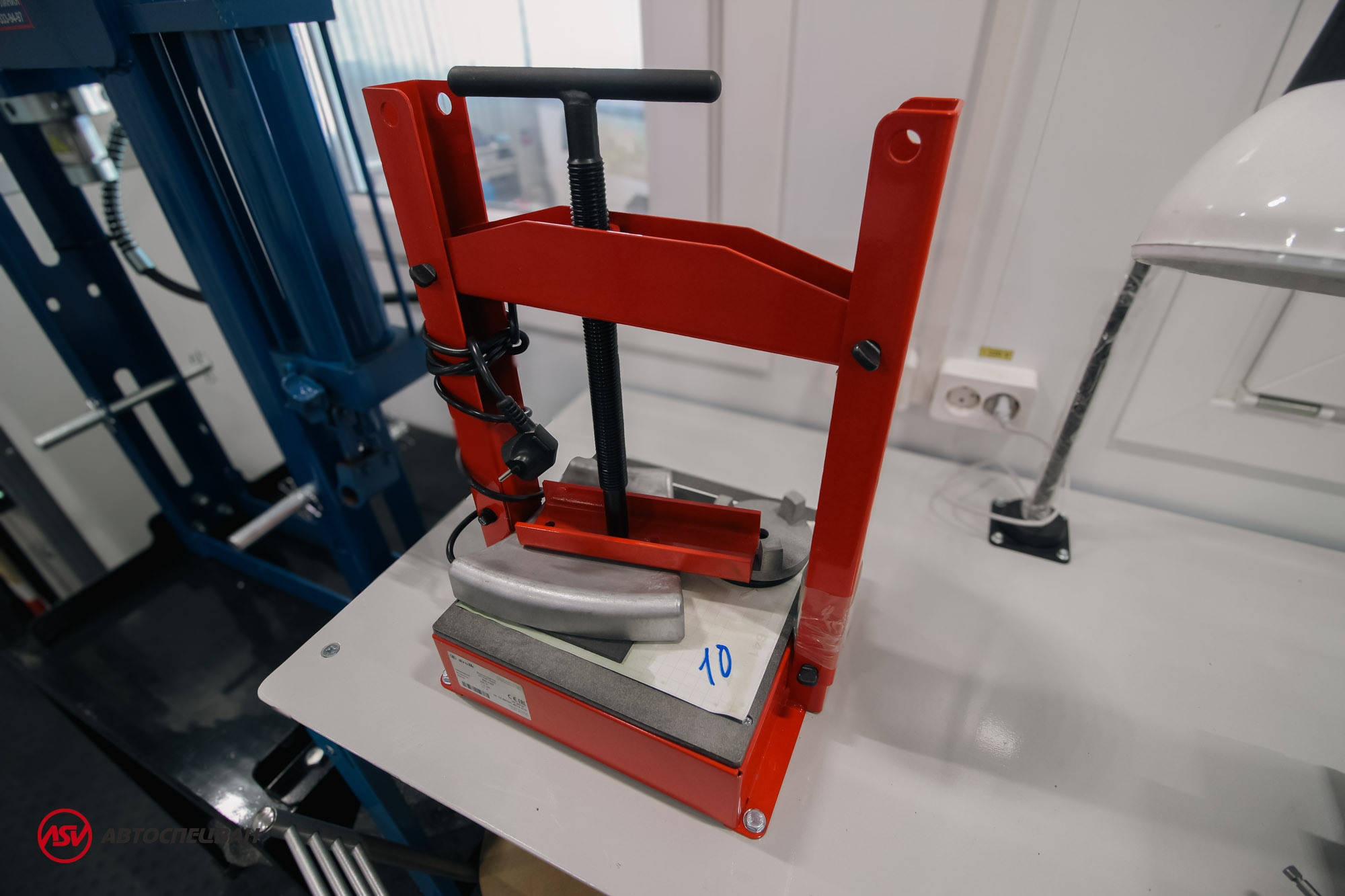 Передвижная мастерская ПАРМ Урал 4320-4151-81Е5 с токарным станком и КМУ ИМ-95 12