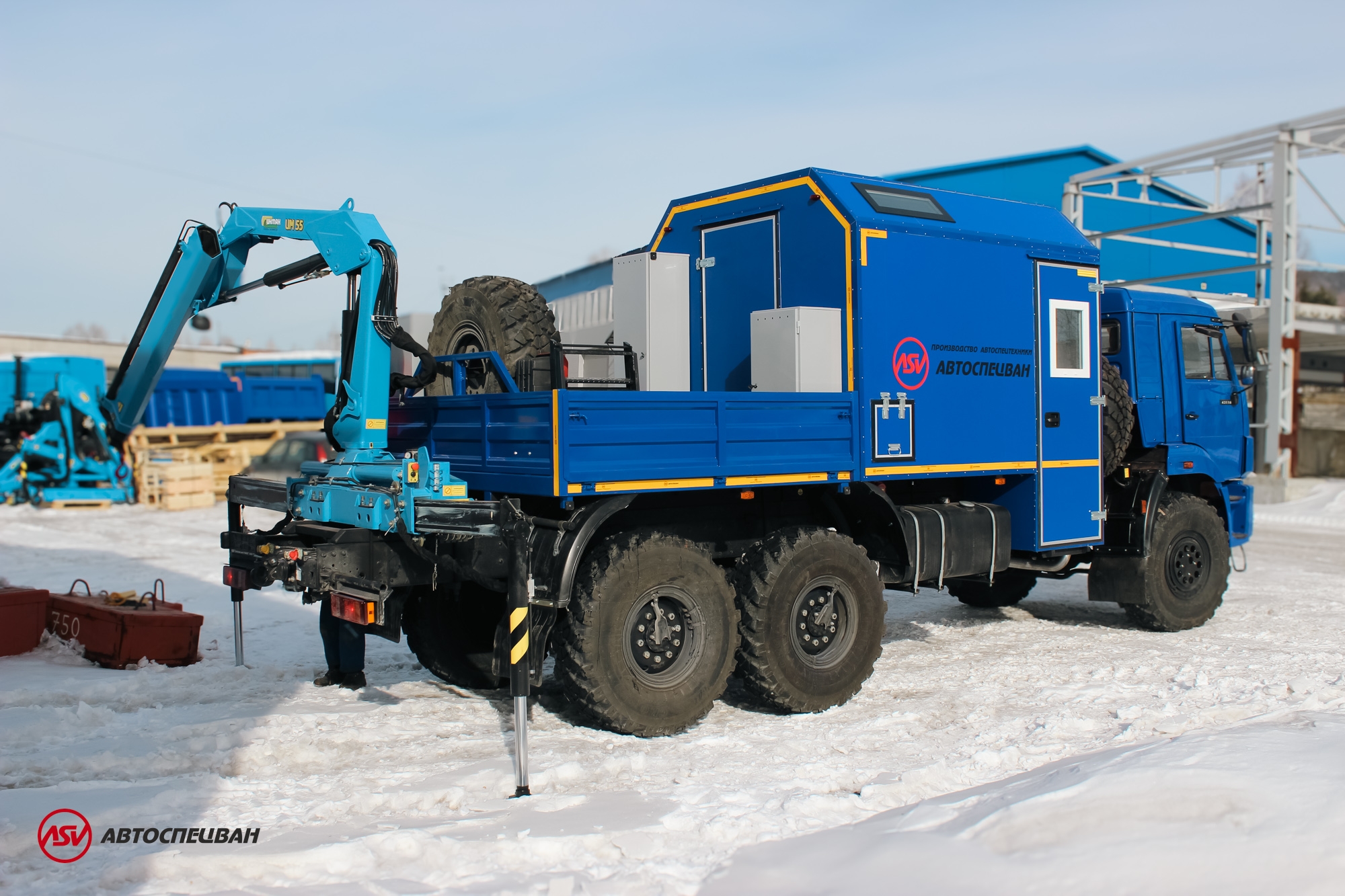 Передвижная мастерская ПАРМ Камаз 43118-3017-50 с бортовой платформой и КМУ ИМ-55 3