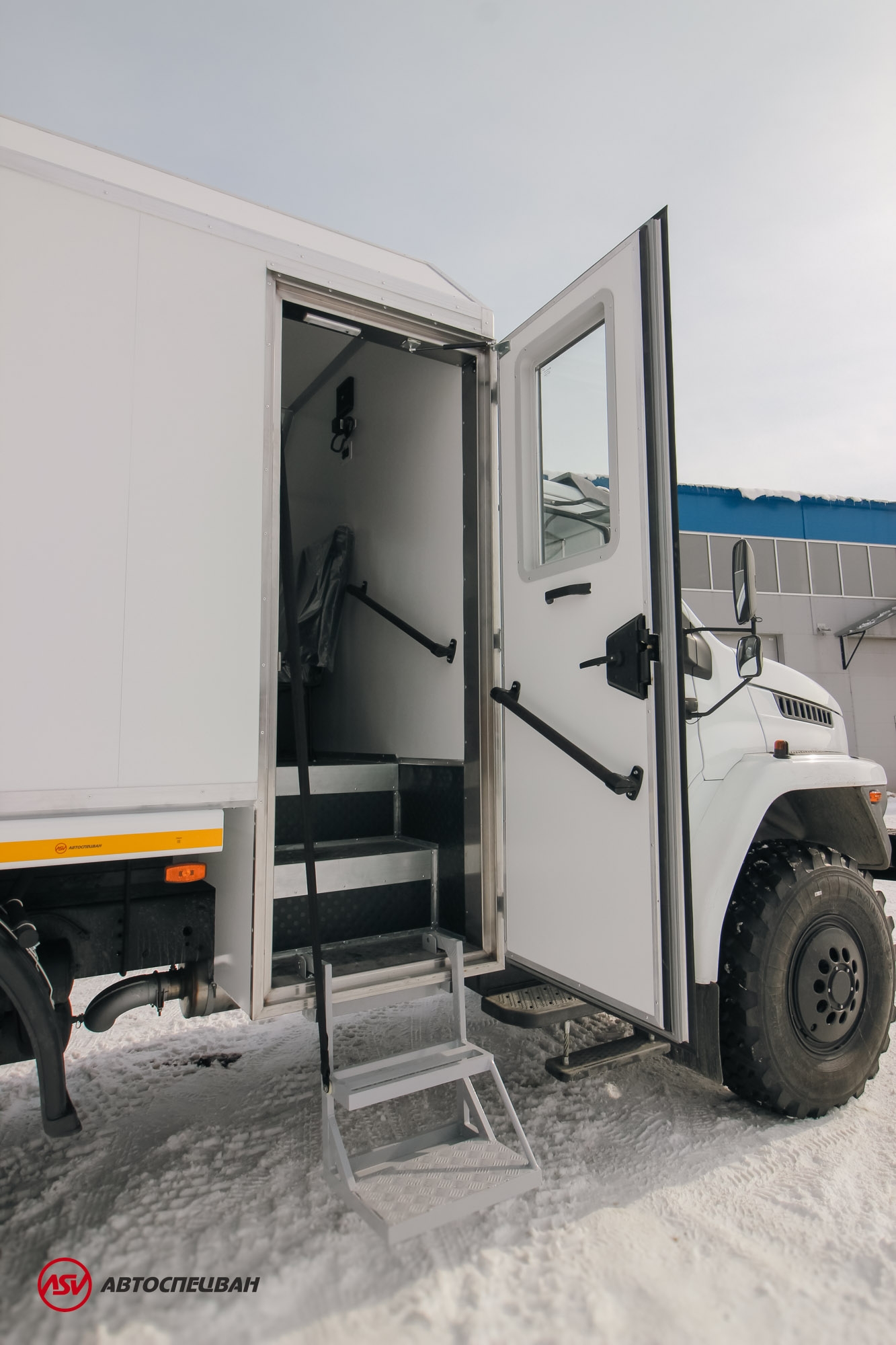 Передвижная мастерская ПАРМ УРАЛ NEXT 4320-6952-73(Е5) с отсеком для перевозки людей 5