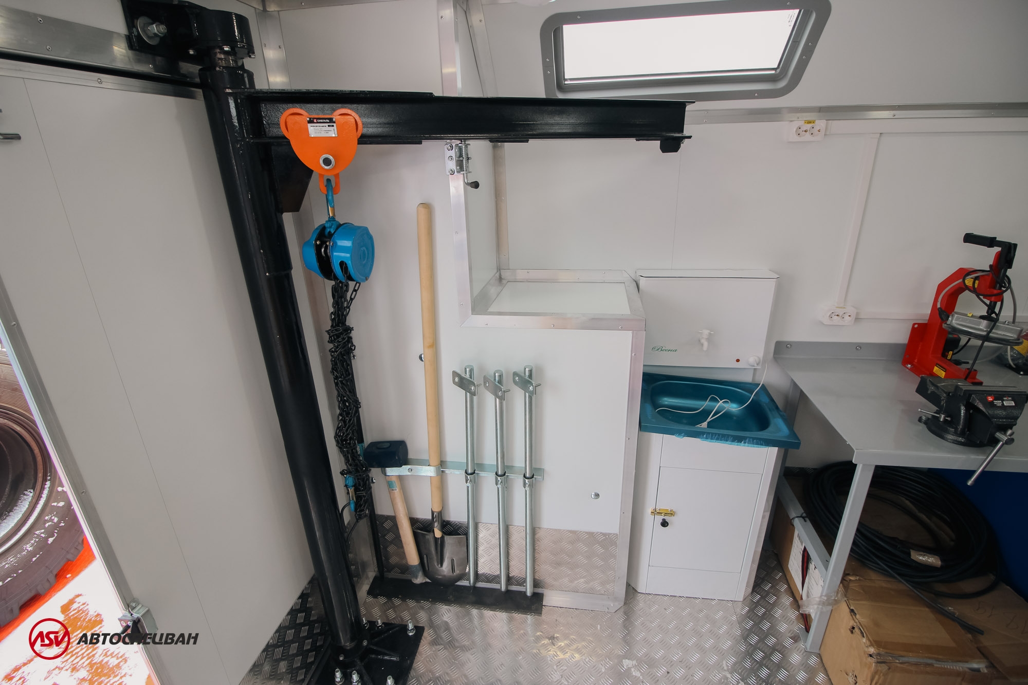 ПАРМ с токарным станком и КМУ Sunhunk 125 на шасси КамАЗ 43118-50 8