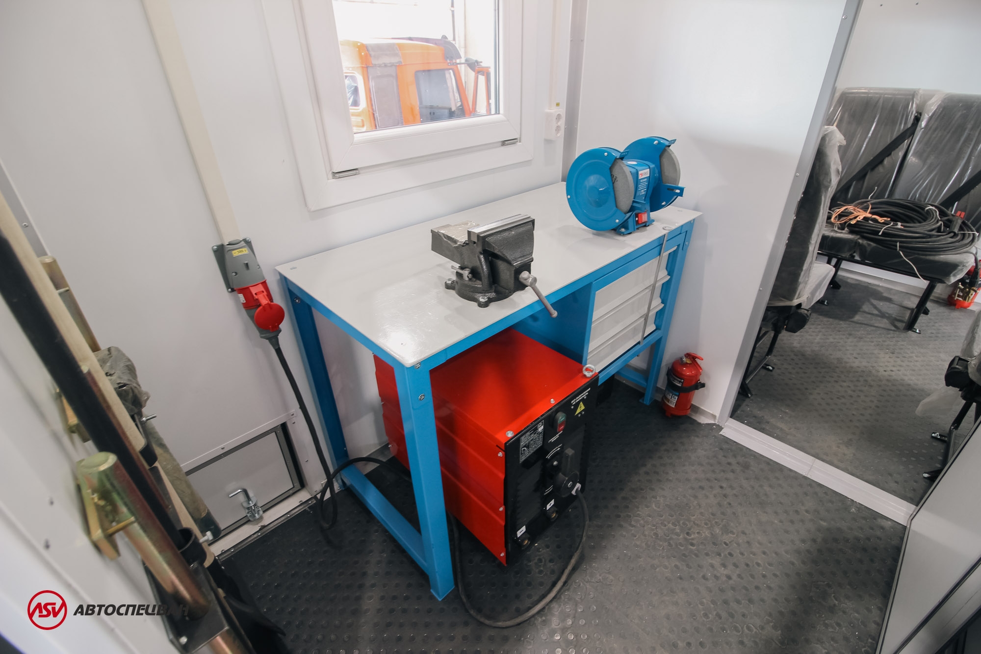 Передвижная мастерская ПАРМ с КМУ ИМ-20 на шасси Камаз 43118-3027-50 5