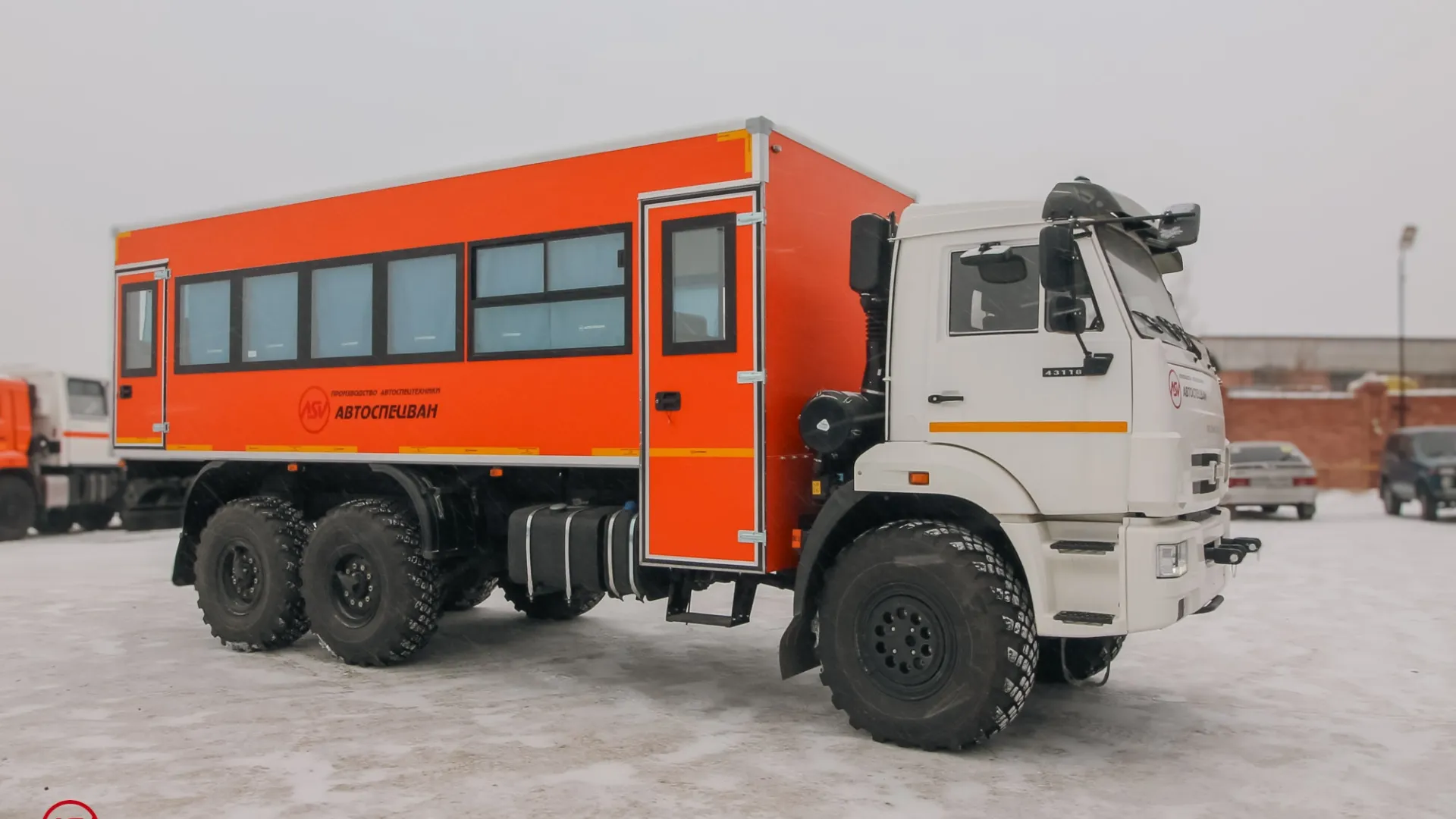 Вахтовый автобус КАМАЗ 43118-3027-50, 28 мест 0