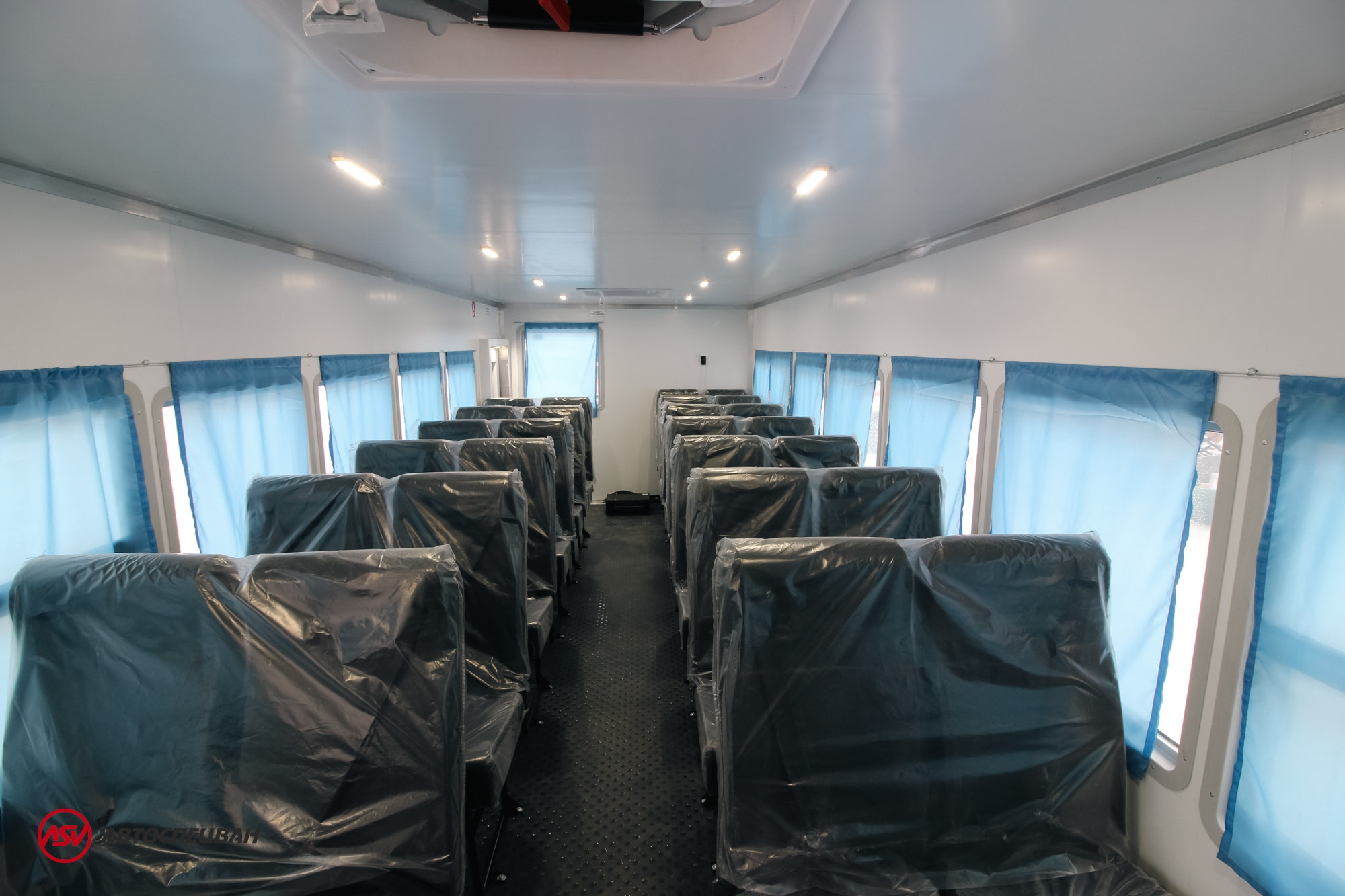 Вахтовый автобус КАМАЗ 43118-3027-50, 28 мест 6