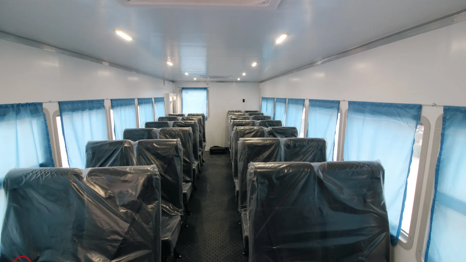 Вахтовый автобус КАМАЗ 43118-3027-50, 28 мест 6