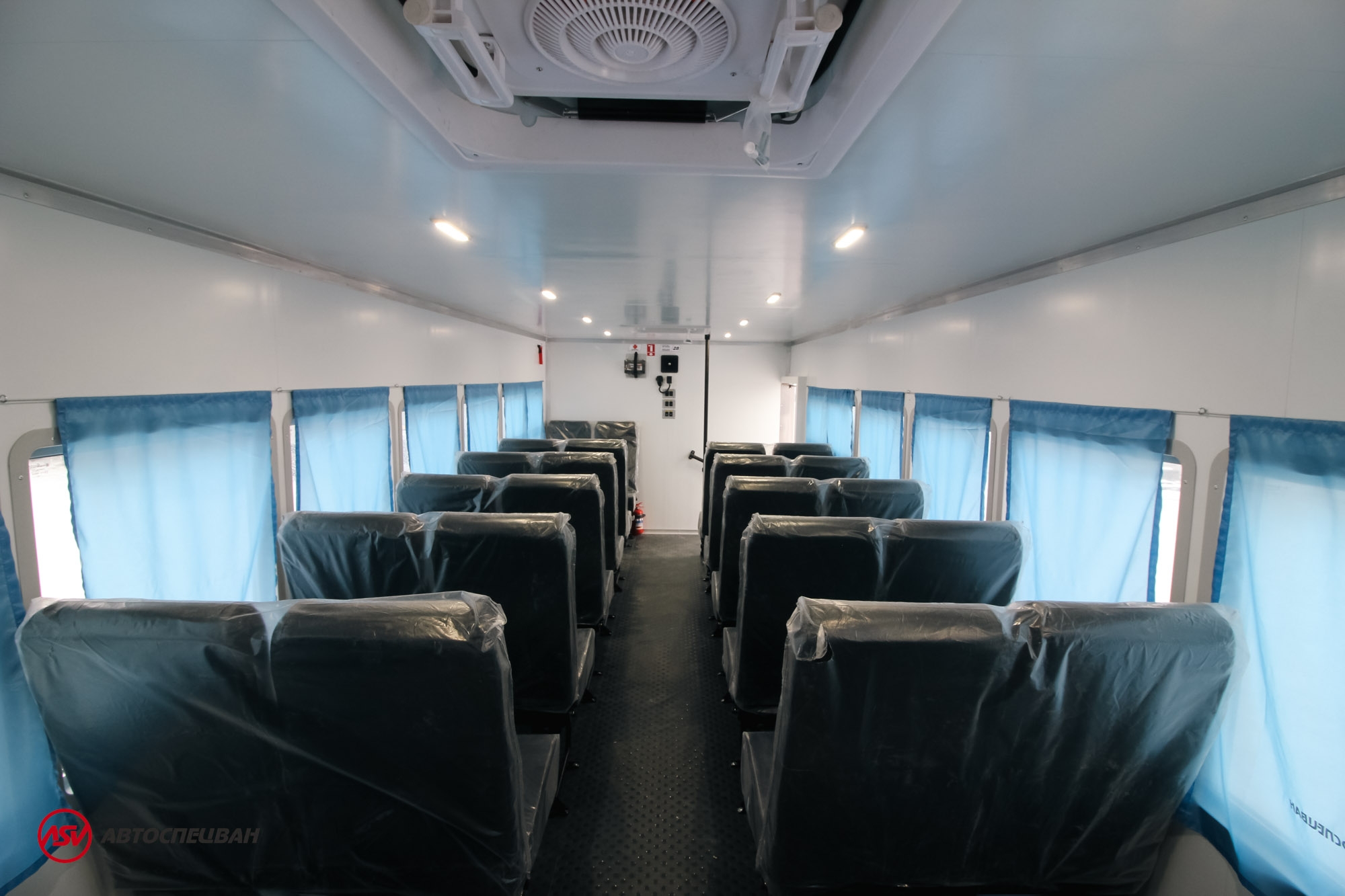 Вахтовый автобус КАМАЗ 43118-3027-50, 28 мест 7