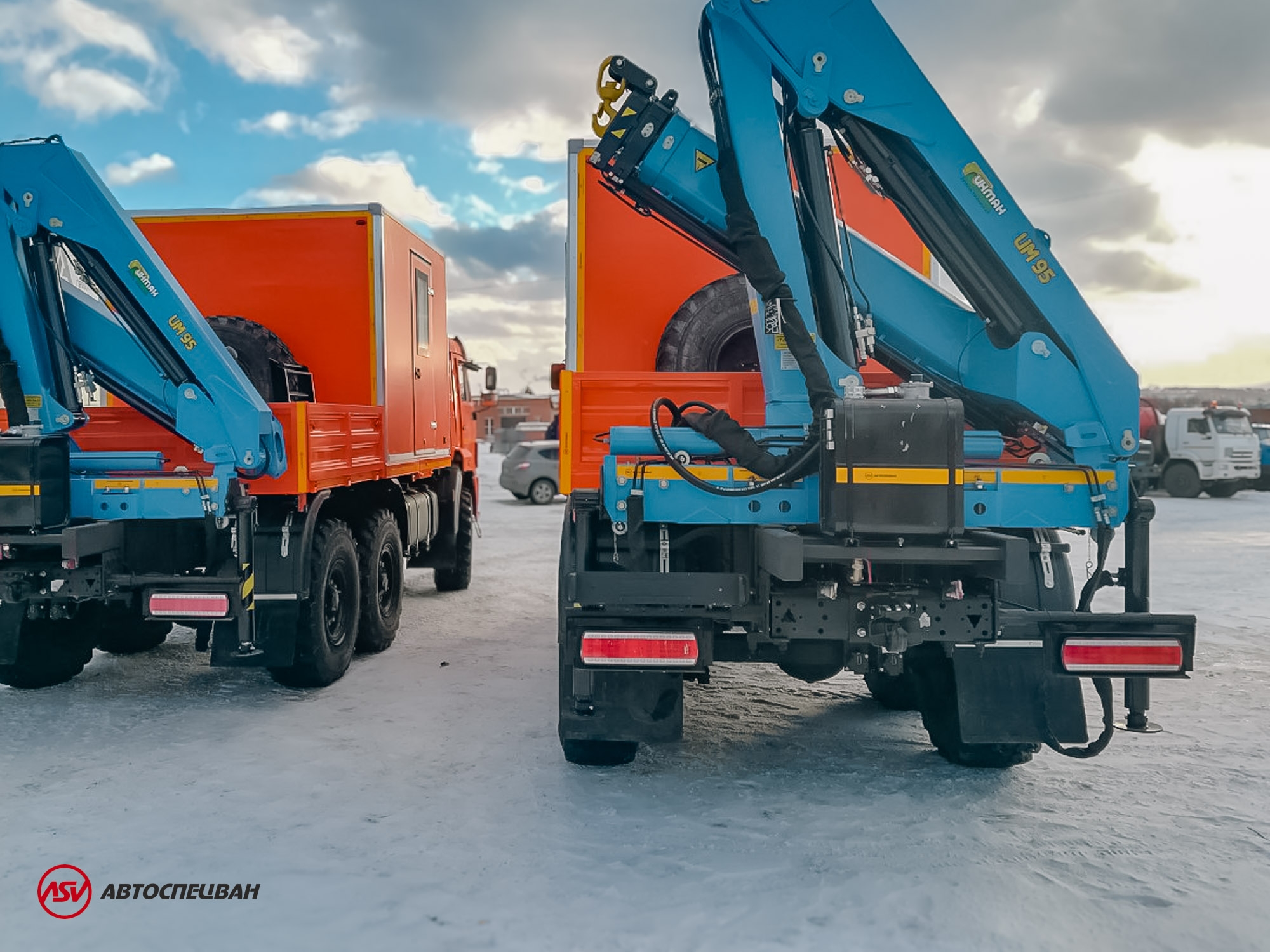 Передвижная мастерская ПАРМ КамАЗ 43118-3027-50 с токарным станком и КМУ ИМ-95 3