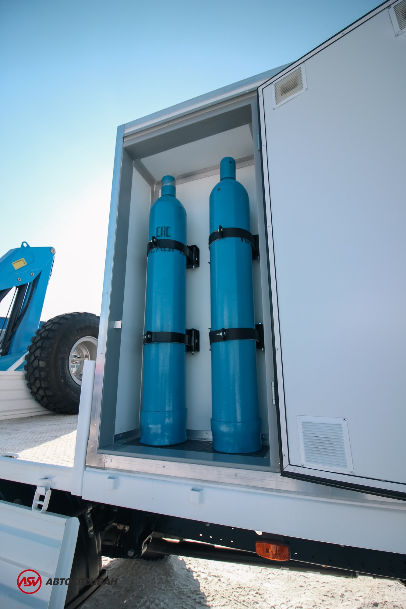 Передвижная мастерская ПАРМ на шасси Iveco АМТ EuroCargo MLC150 c бортовой платформой и КМУ ИМ-50 5