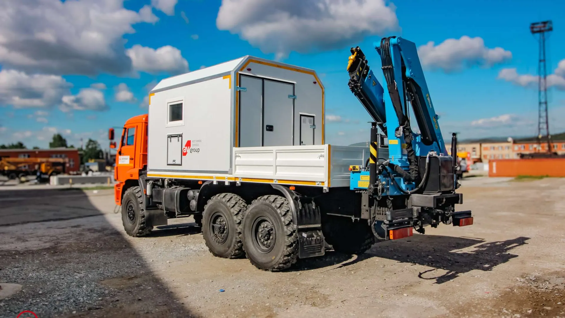 Агрегат для ремонта и обслуживания качалок АРОК КАМАЗ 43118-3027-50 с бортовой платформой и КМУ ИМ-95 1