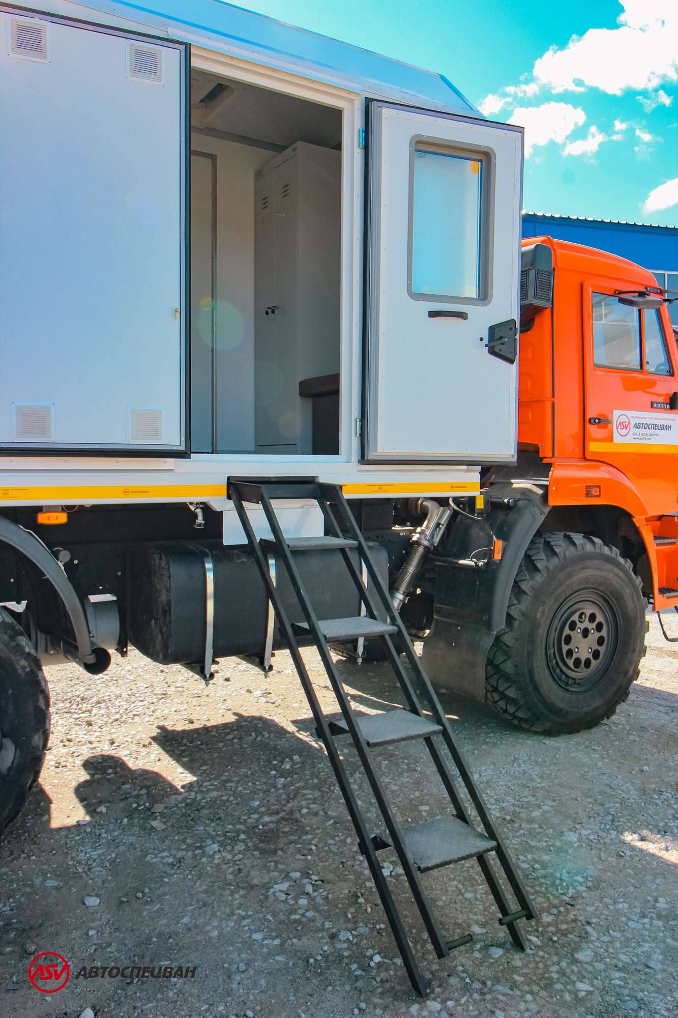 Агрегат для ремонта и обслуживания качалок АРОК КАМАЗ 43118-3027-50 с бортовой платформой и КМУ ИМ-95 6