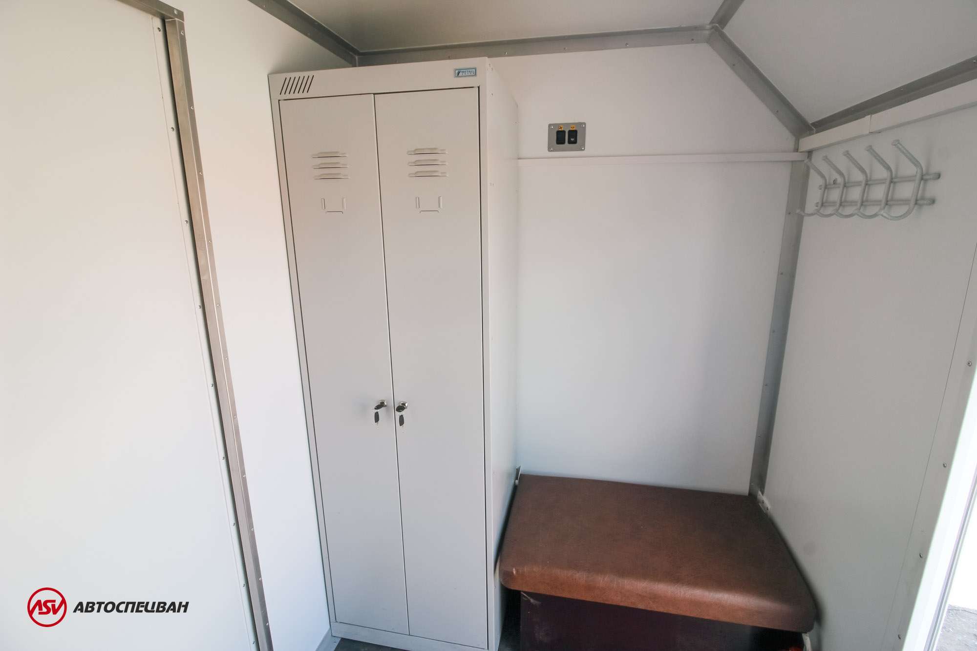 Агрегат для ремонта и обслуживания качалок АРОК КАМАЗ 43118-3027-50 с бортовой платформой и КМУ ИМ-95 8