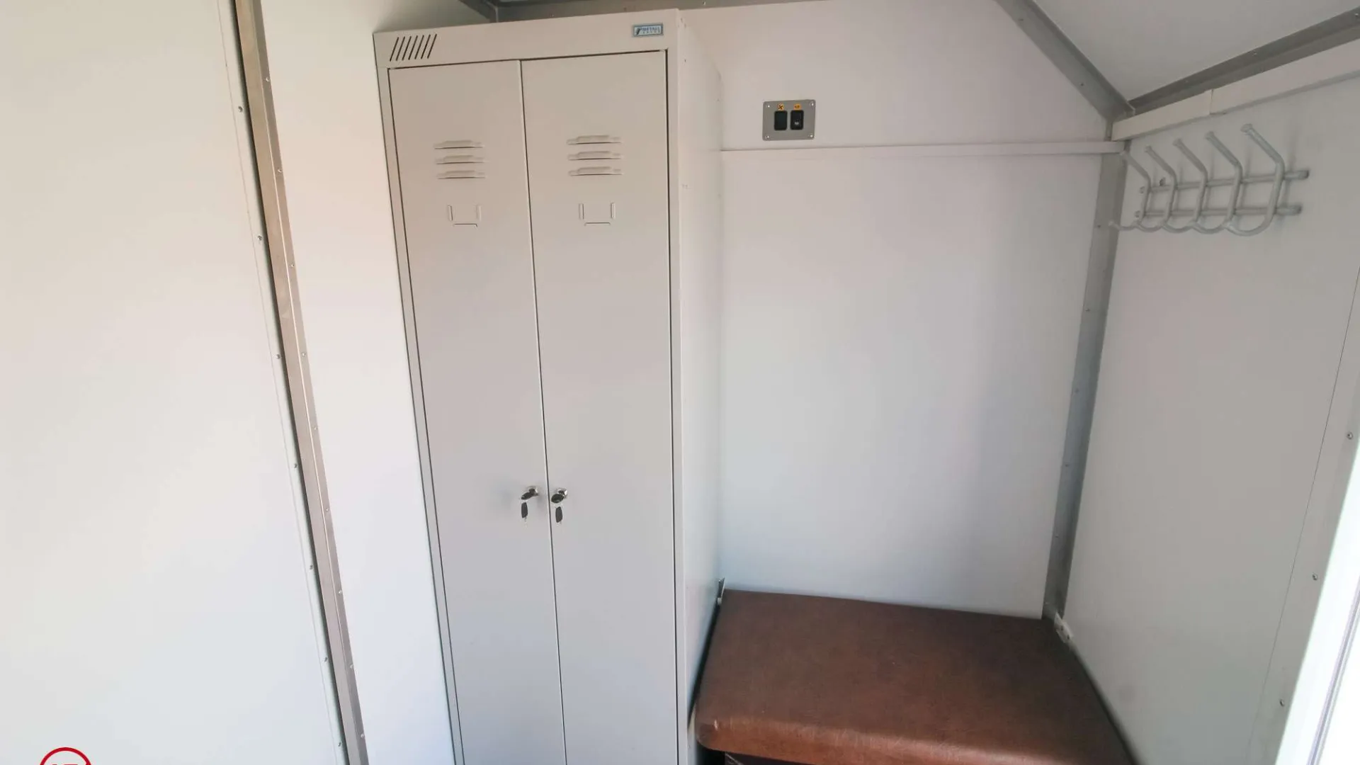 Агрегат для ремонта и обслуживания качалок АРОК КАМАЗ 43118-3027-50 с бортовой платформой и КМУ ИМ-95 8