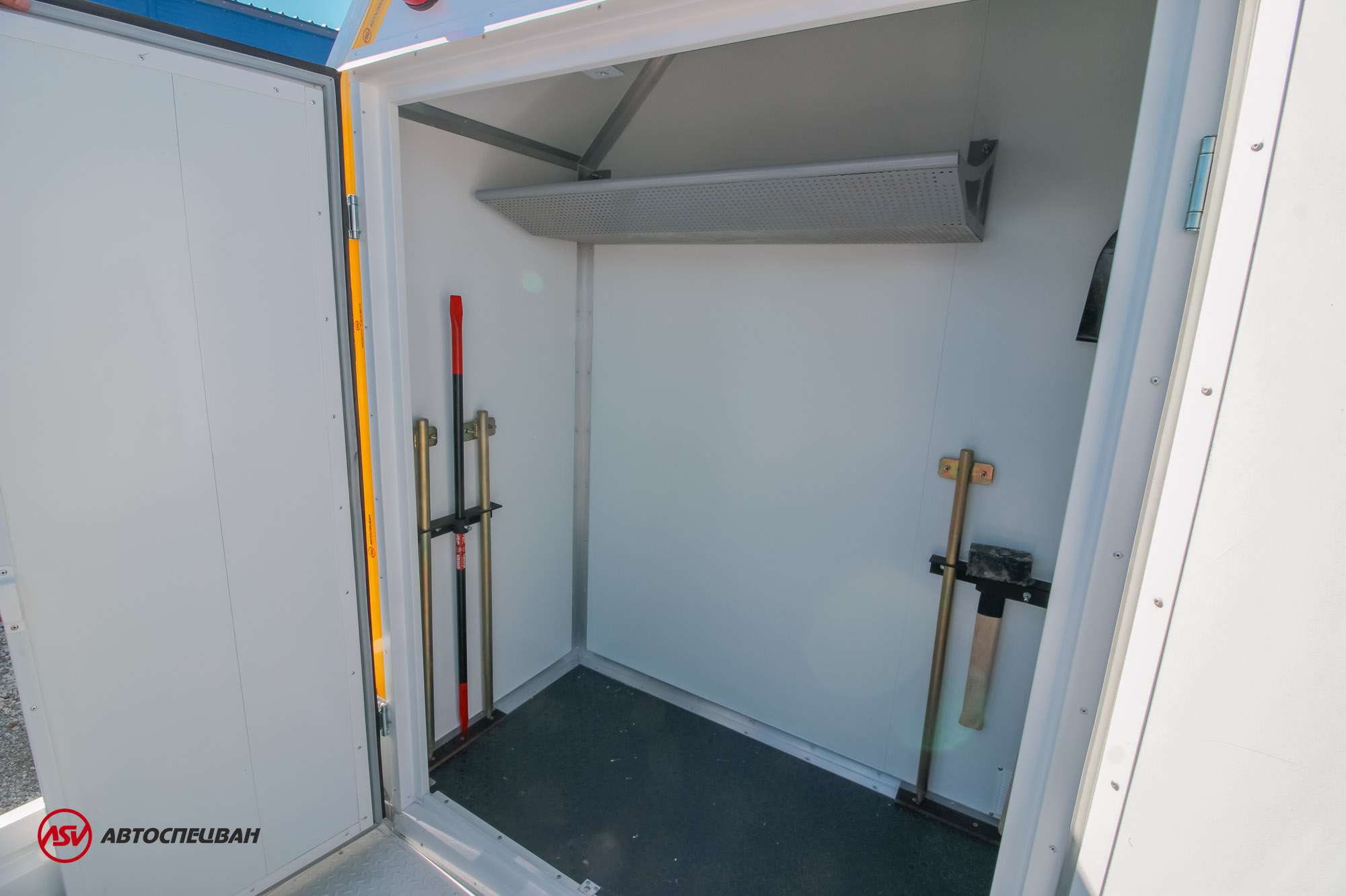 Агрегат для ремонта и обслуживания качалок АРОК КАМАЗ 43118-3027-50 с бортовой платформой и КМУ ИМ-95 9