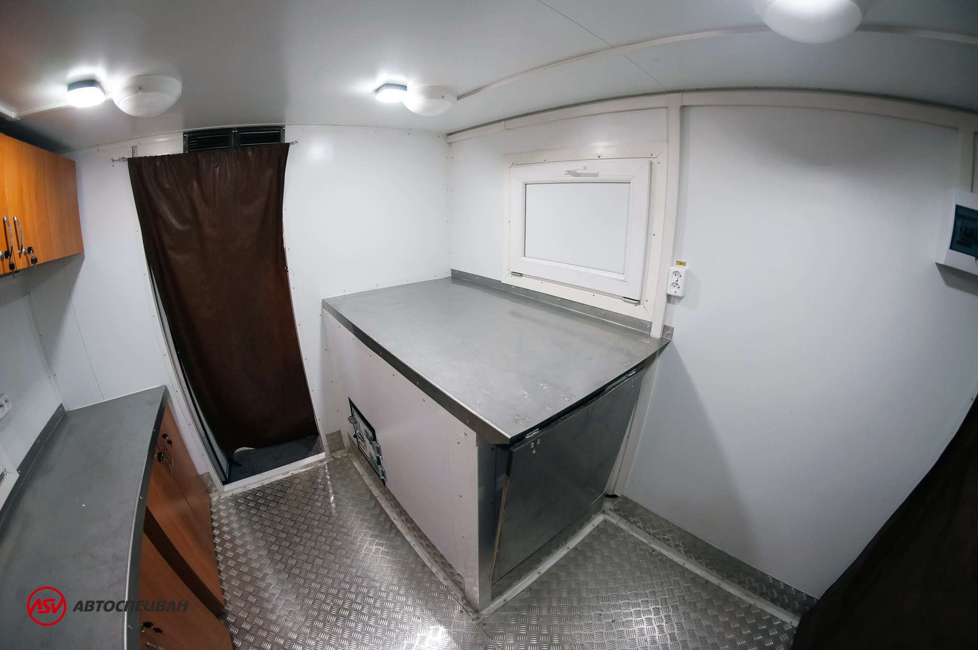 Передвижная проявочная лаборатория КамАЗ 43502 7