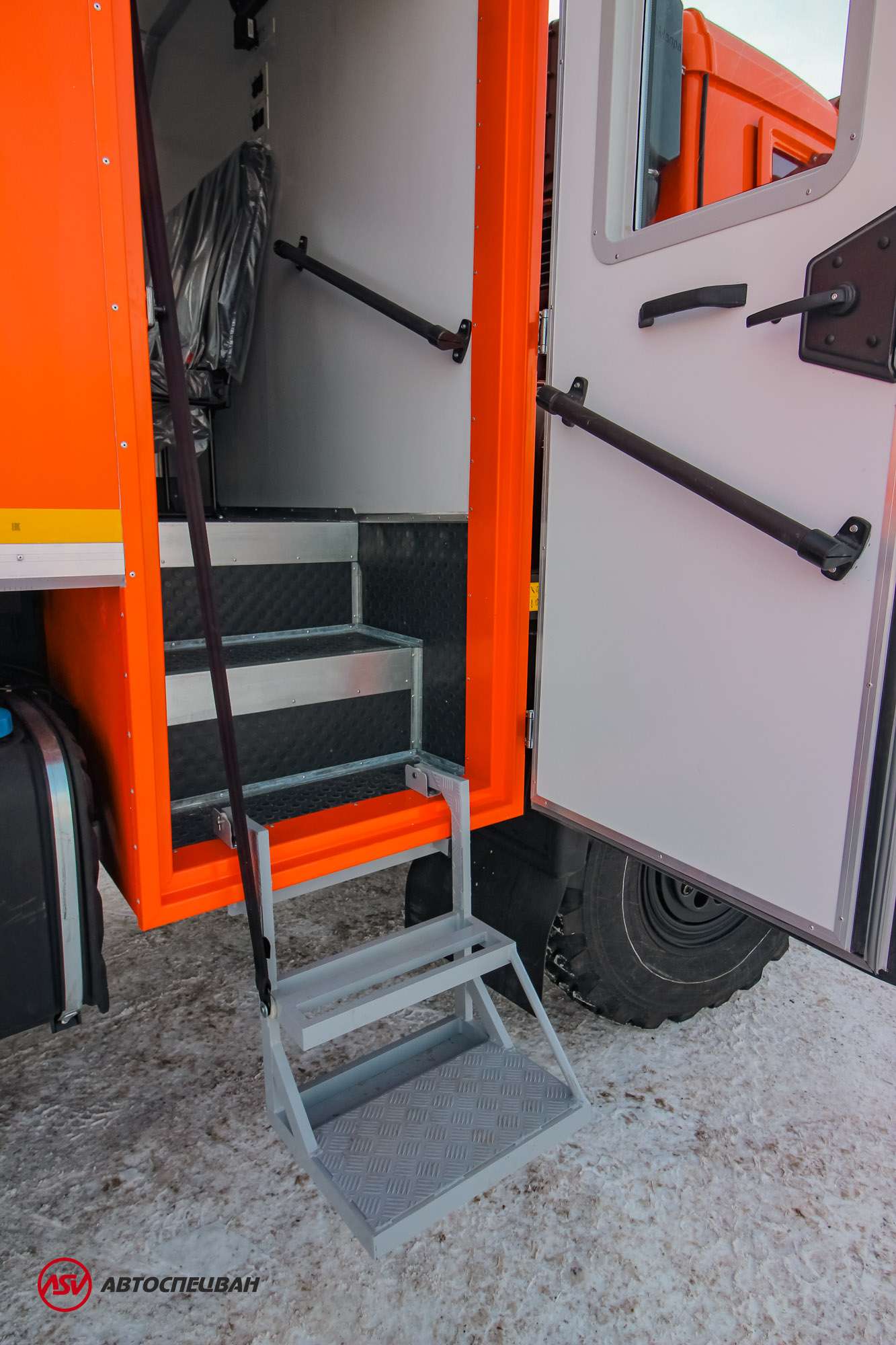 Передвижная мастерская ПАРМ АСВ КАМАЗ 43118-3027-50 с отсеком (7 мест) 5