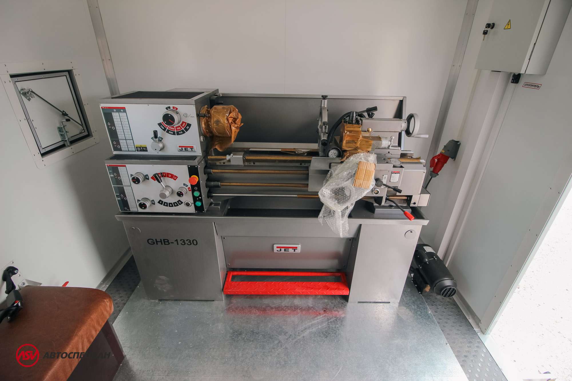 Агрегат ремонта и обслуживания качалок АРОК Камаз 43118-50 с КМУ AmcoVeba 815/2S 6