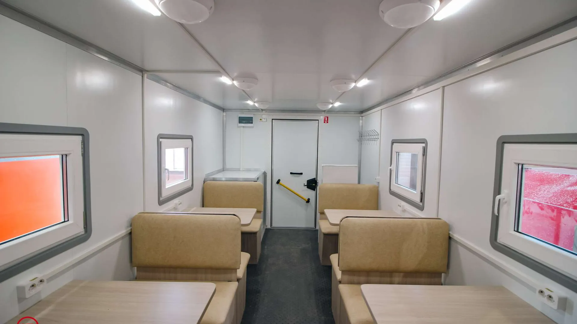 Передвижная столовая (16 мест) на шасси КамАЗ 43118-50 9