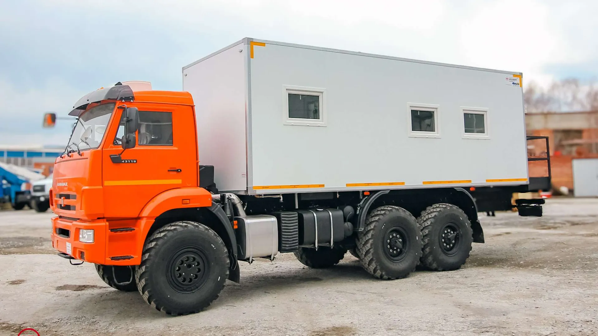 Передвижная столовая (14 мест) на шасси КамАЗ 43118-3027-50 1