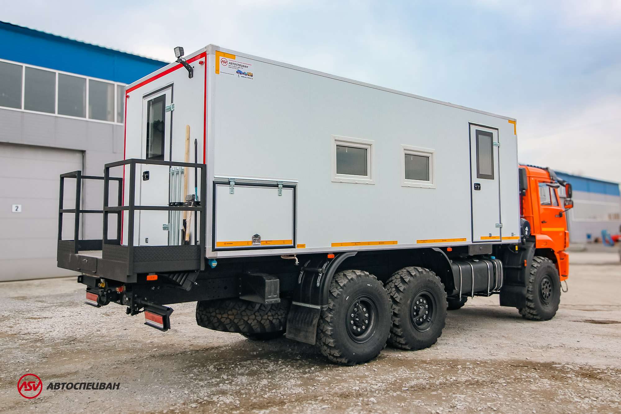 Передвижная столовая (14 мест) на шасси КамАЗ 43118-3027-50 6