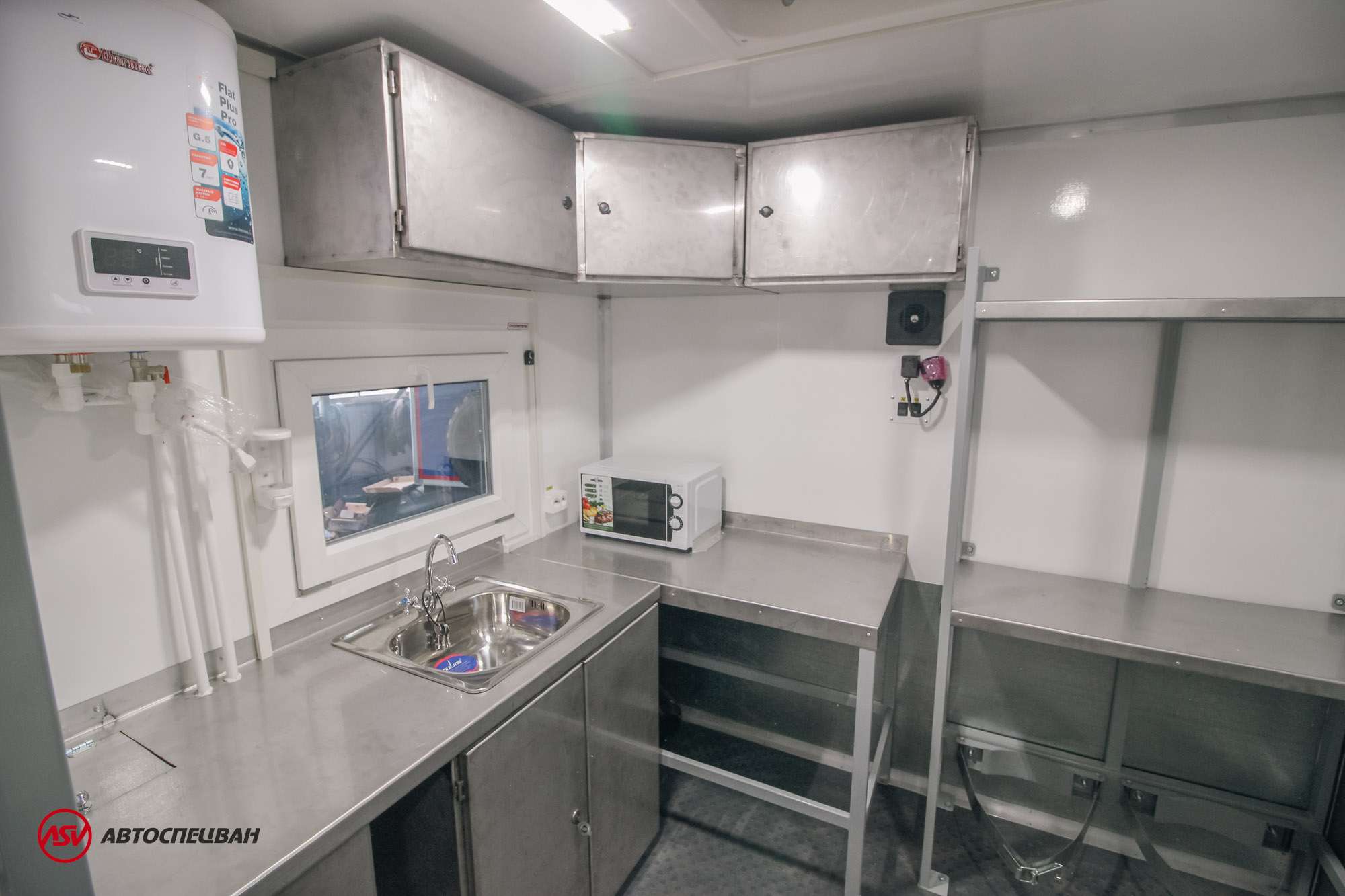 Передвижная столовая (14 мест) на шасси КамАЗ 43118-3027-50 8