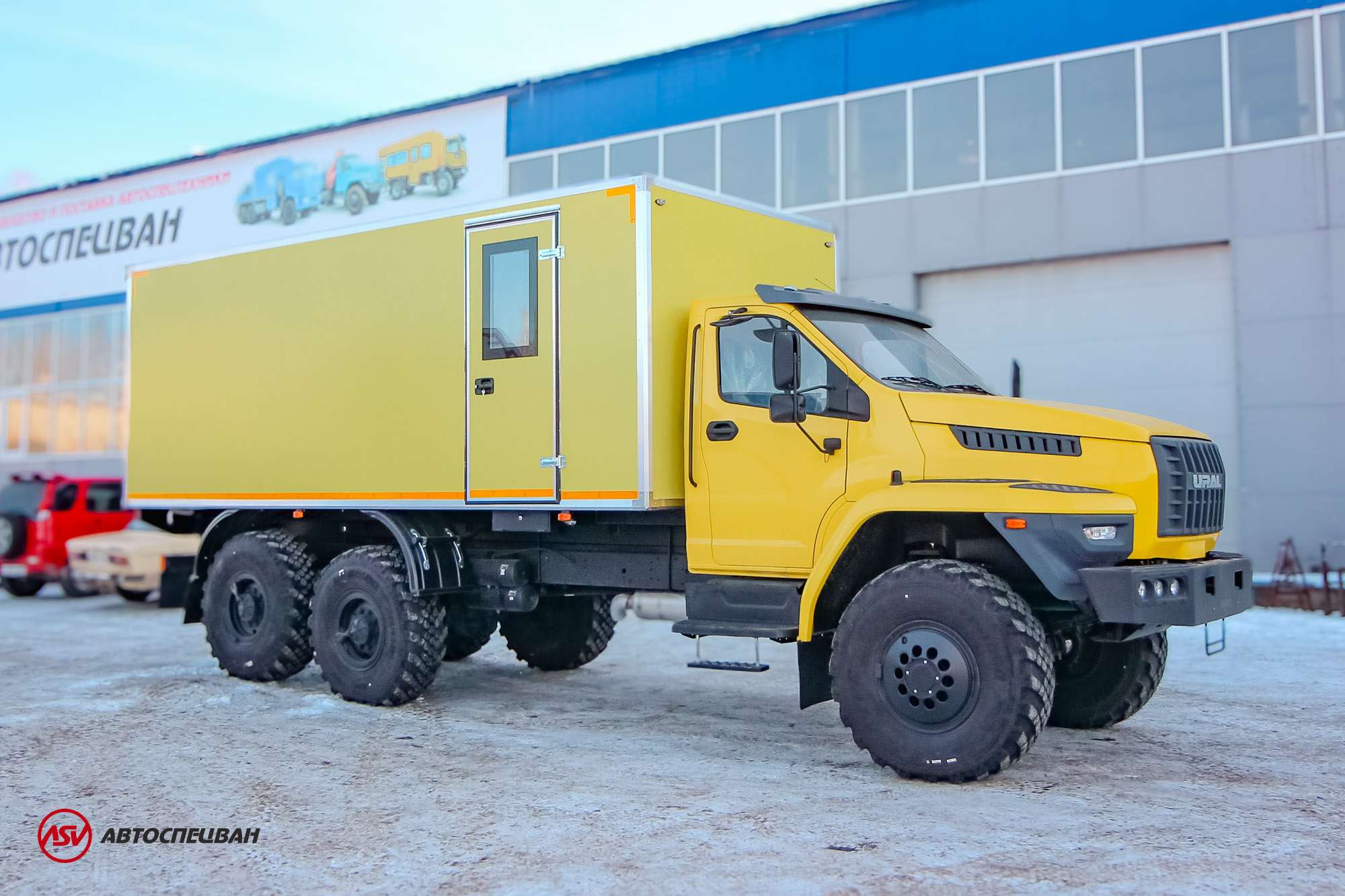 Транспортно-бытовой автомобиль ТБМ Урал NEXT 4320-6952-72(Е5)(2 отсека) 1