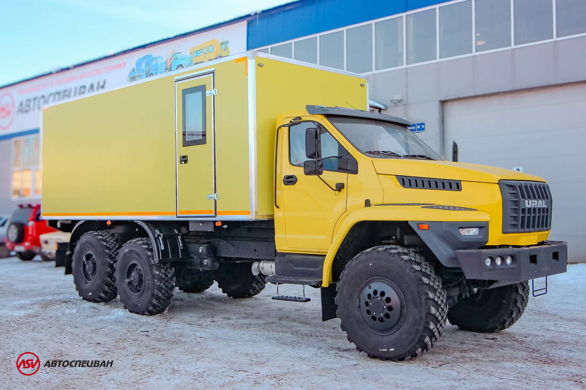 Транспортно-бытовой автомобиль ТБМ Урал NEXT 4320-6952-72(Е5)(2 отсека) 0