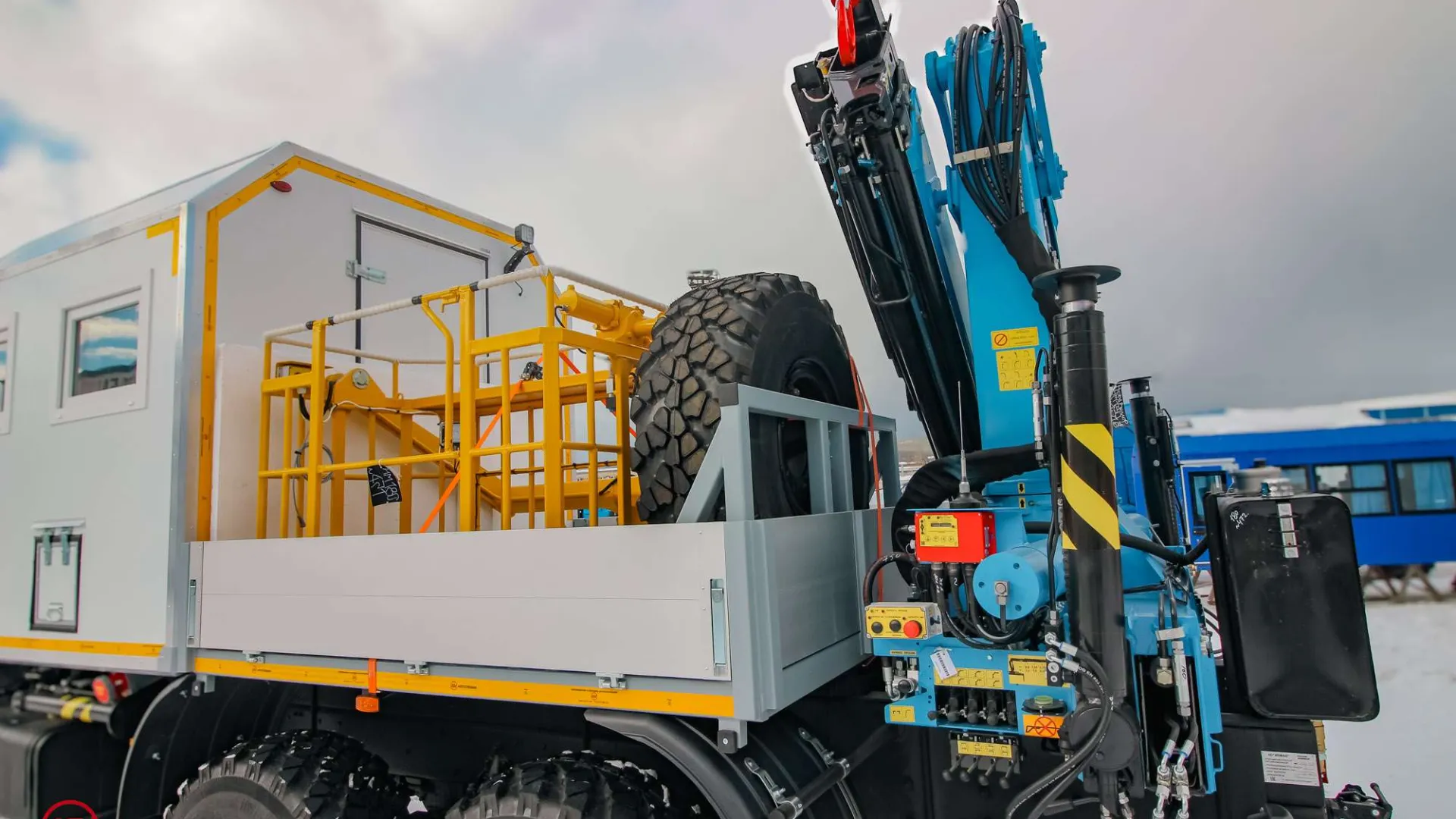Передвижная мастерская ПАРМ УРАЛ NEXT 4320-6952-72(Е5) с КМУ ИМ-180 10