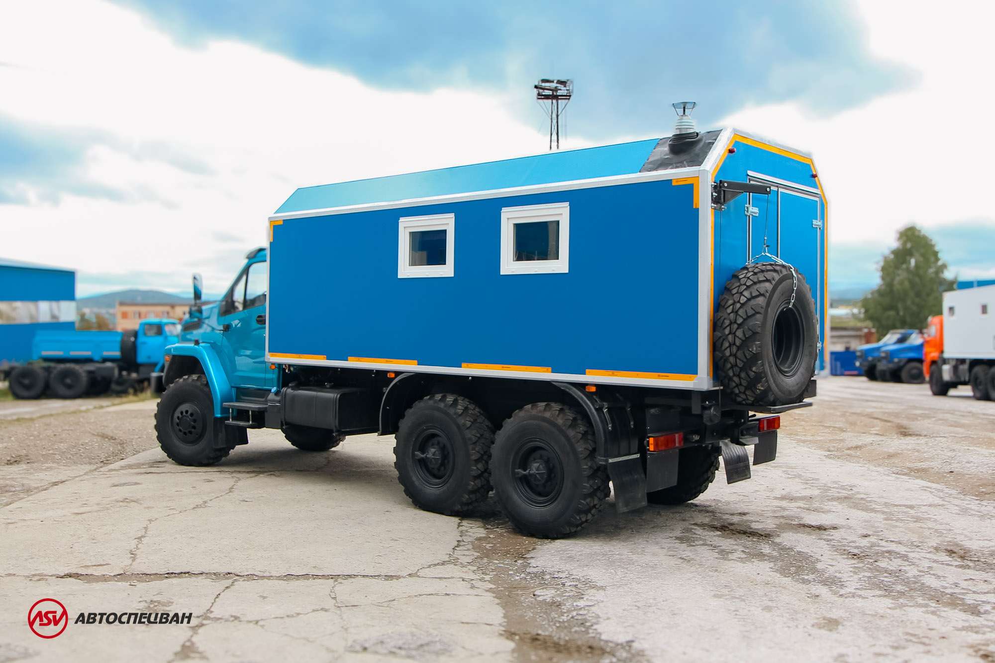 Транспортно-бытовой автомобиль ТБМ Урал NEXT 4320-6952-72(Е5) 3