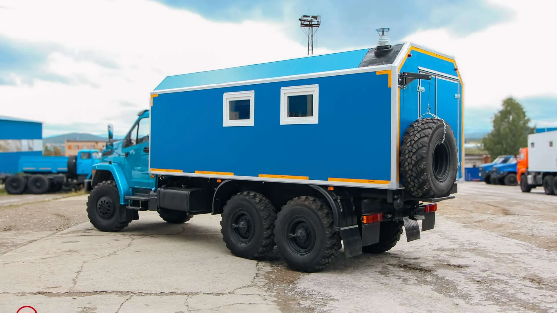 Транспортно-бытовой автомобиль ТБМ Урал NEXT 4320-6952-72(Е5) 3
