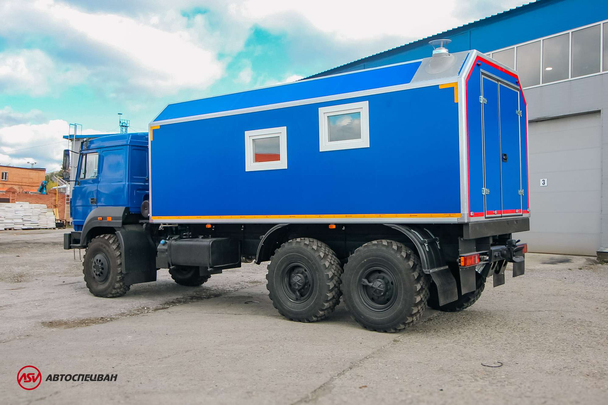 Транспортно-бытовой автомобиль ТБМ Урал 4320-4972-80 2