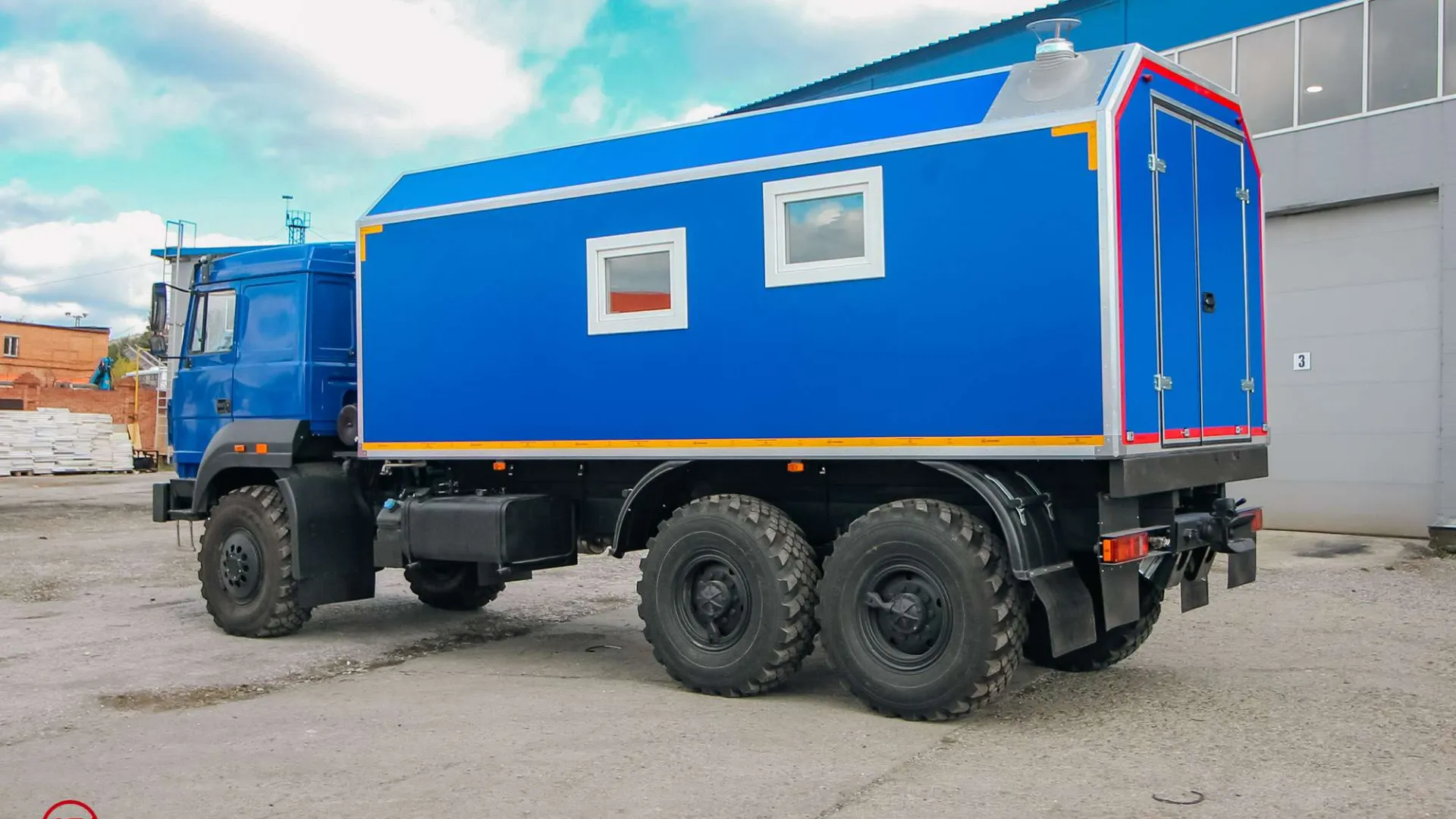Транспортно-бытовой автомобиль ТБМ Урал 4320-4972-80 2