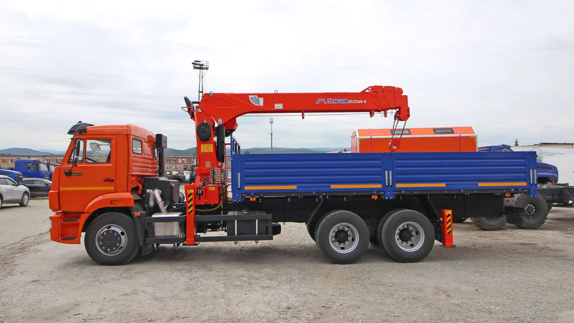 Бортовой КАМАЗ 65115-3094-48 с КМУ Kanglim KS-1256 4