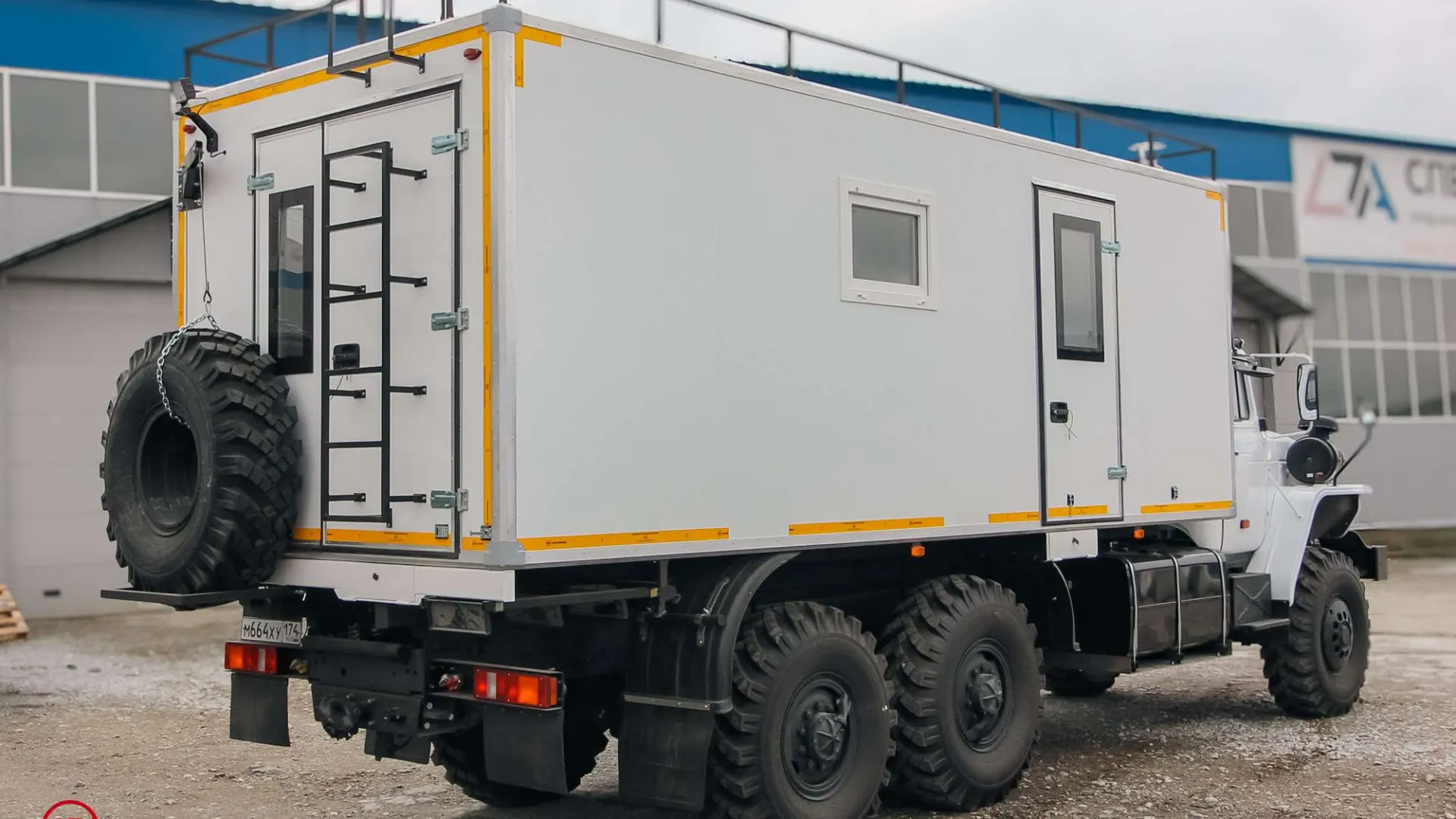 Транспортно-бытовой автомобиль ТБМ Урал 4320-1912-60Е5 2