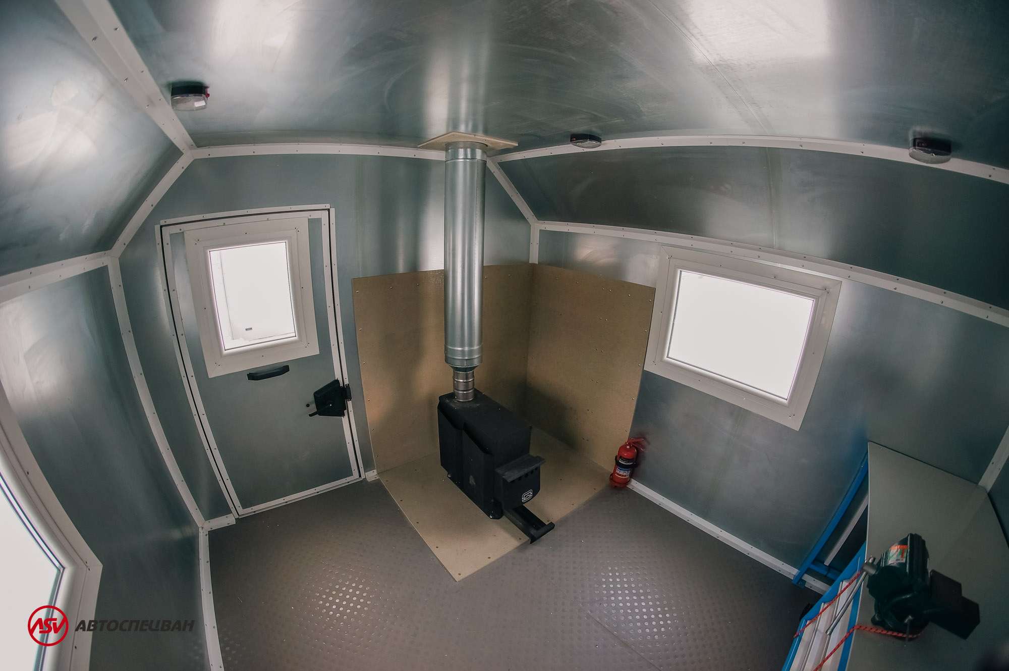 Транспортно-бытовой автомобиль ТБМ Урал 4320-1112-71М с отсеком для перевозки людей 5