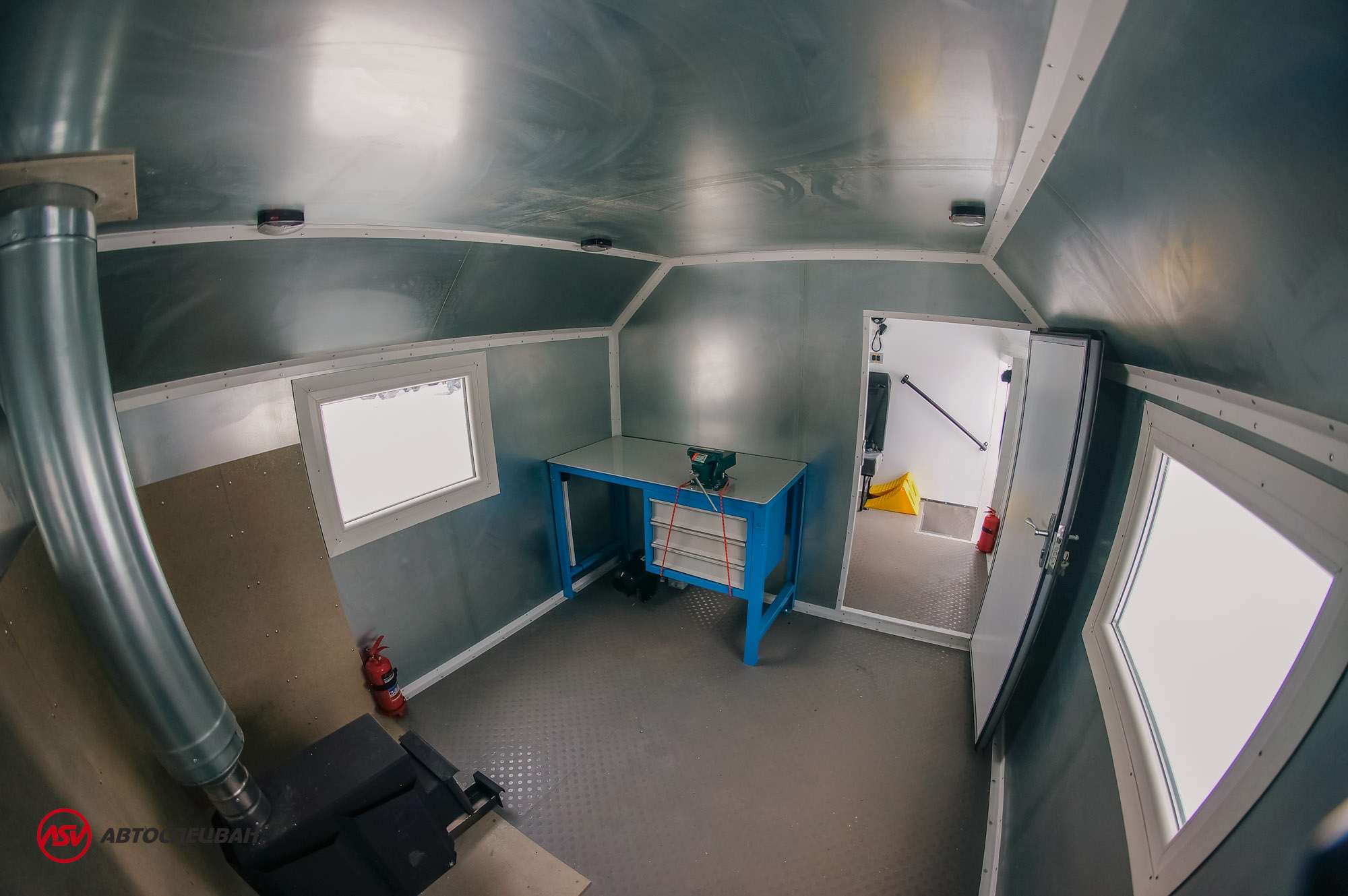 Транспортно-бытовой автомобиль ТБМ Урал 4320-1112-71М с отсеком для перевозки людей 6