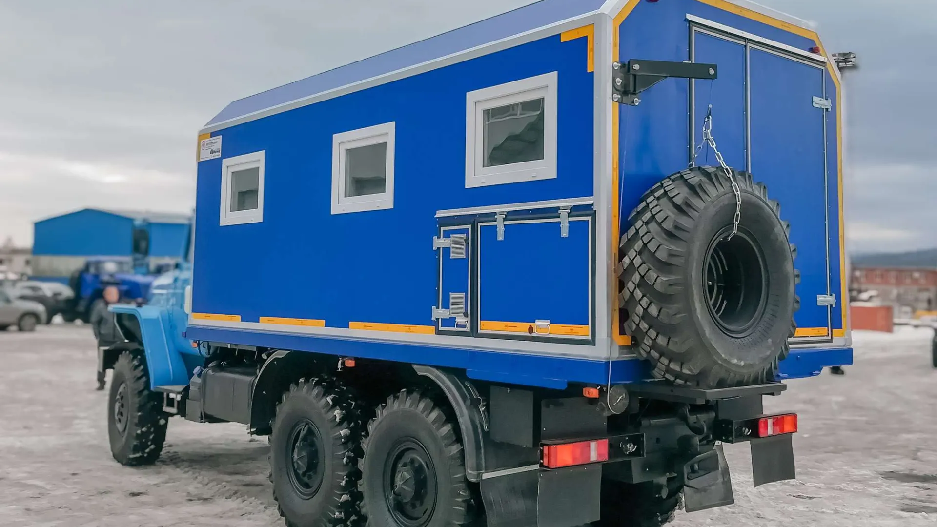 Транспортно-бытовой автомобиль ТБМ Урал 4320-1112-61 2