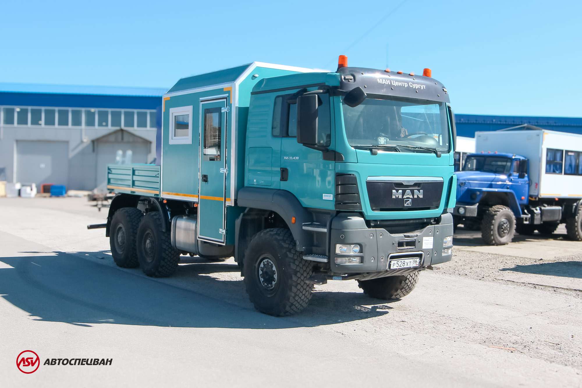 Грузопассажирский автомобиль на шасси MAN TGS 33.430 6x6 BBS c КМУ ИМ-95 0