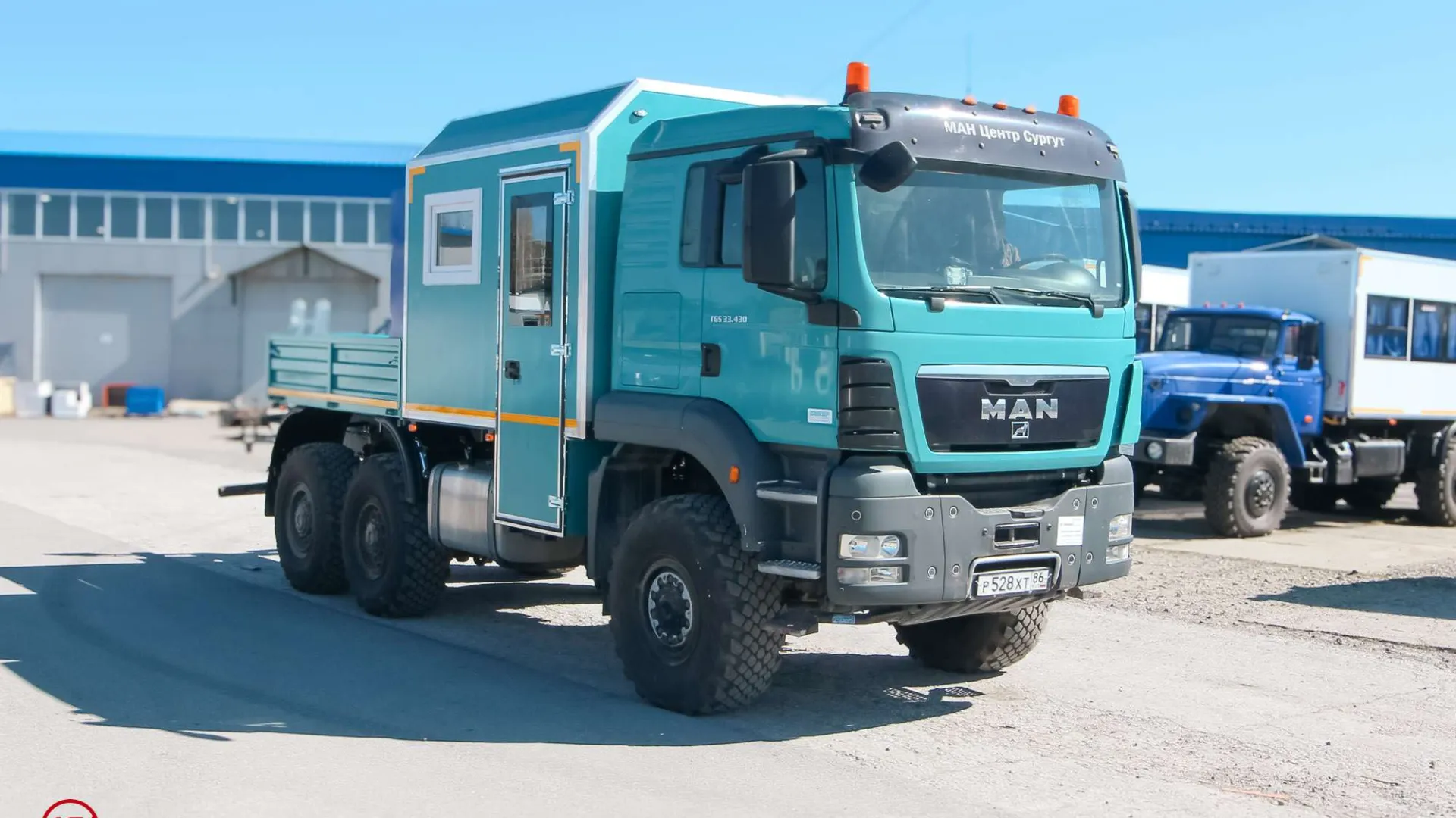 Грузопассажирский автомобиль на шасси MAN TGS 33.430 6x6 BBS c КМУ ИМ-95 0